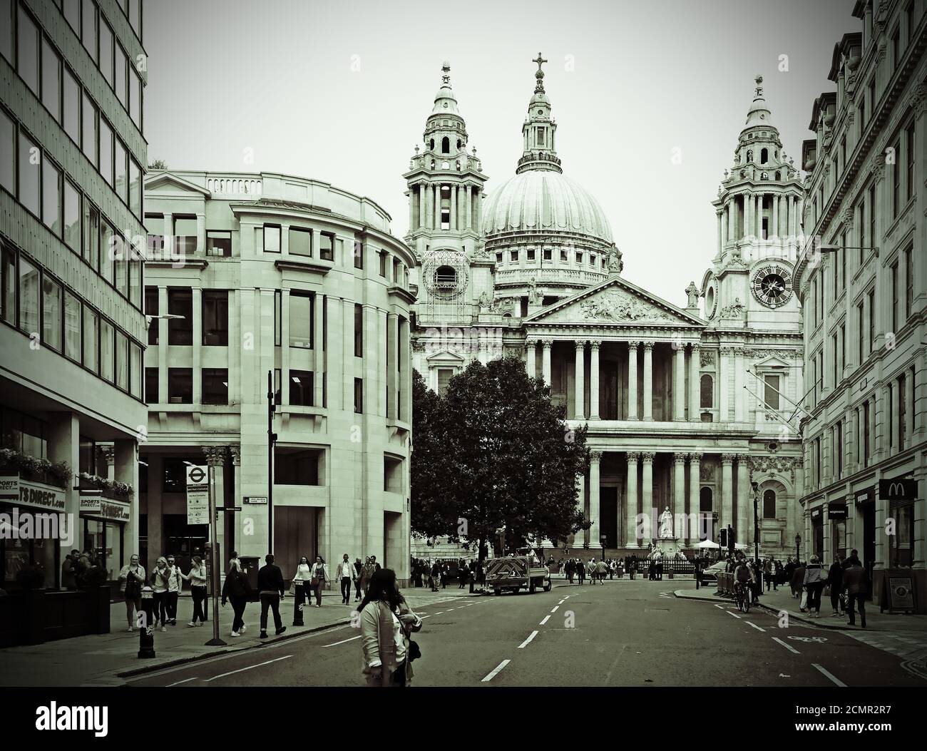 Cathédrale St Pauls, Londres, 2018. L'un des monuments les plus célèbres de Londres, reconstruit en 1666 après le grand feu de Londres. Banque D'Images