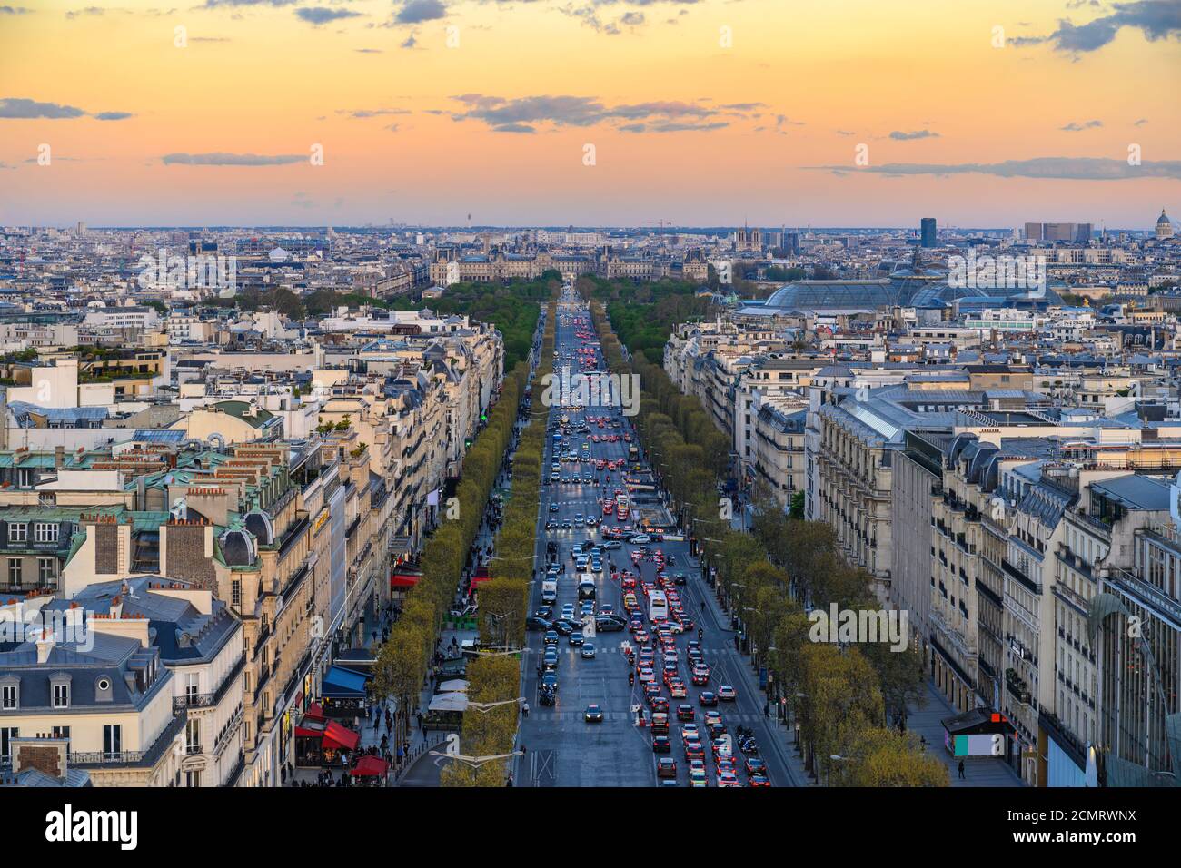 Paris France vue aérienne sur la ville à la rue des Champs Elysées Banque D'Images