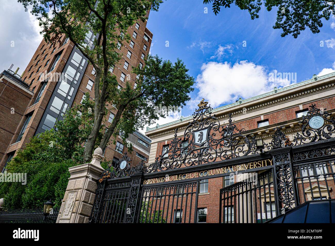 Entrée et Barnard Hall, Barnard College, New York, États-Unis Banque D'Images