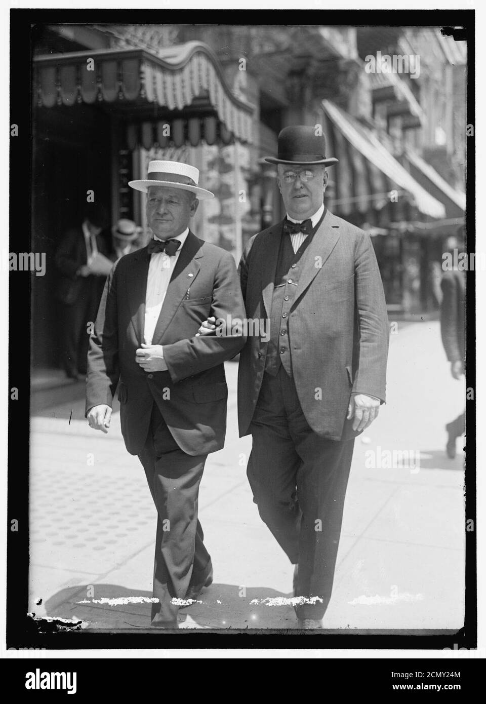 JOHNSON, BEN, à droite, avec EDWARD J. WALSH Banque D'Images