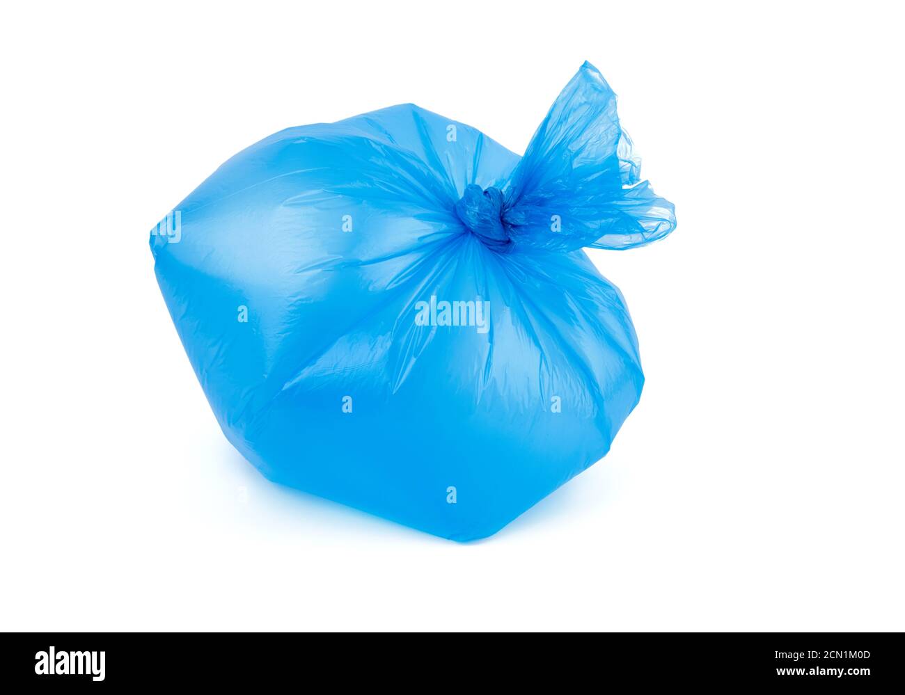 sac poubelle en plastique bleu transparent gonflé et attaché dans un nœud  Photo Stock - Alamy