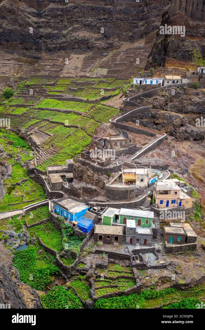 Fontainhas village et terrasses de champs dans l'île de Santo Antao, au Cap-Vert Banque D'Images