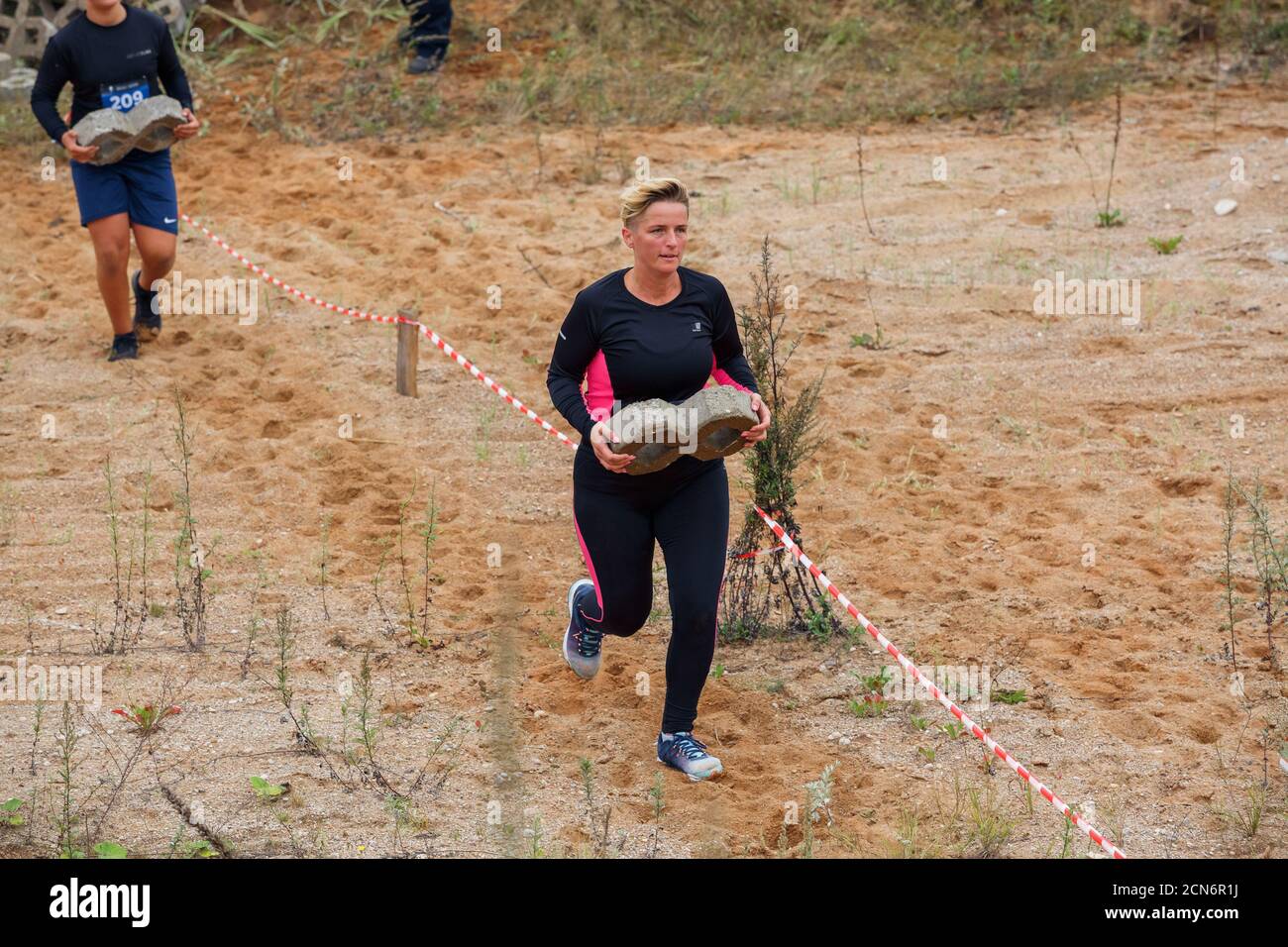 Ville Ikskile, Lettonie. Les gens s'entraînent et s'exercent dans la nature. Photo de voyage.29.08.2020 Banque D'Images