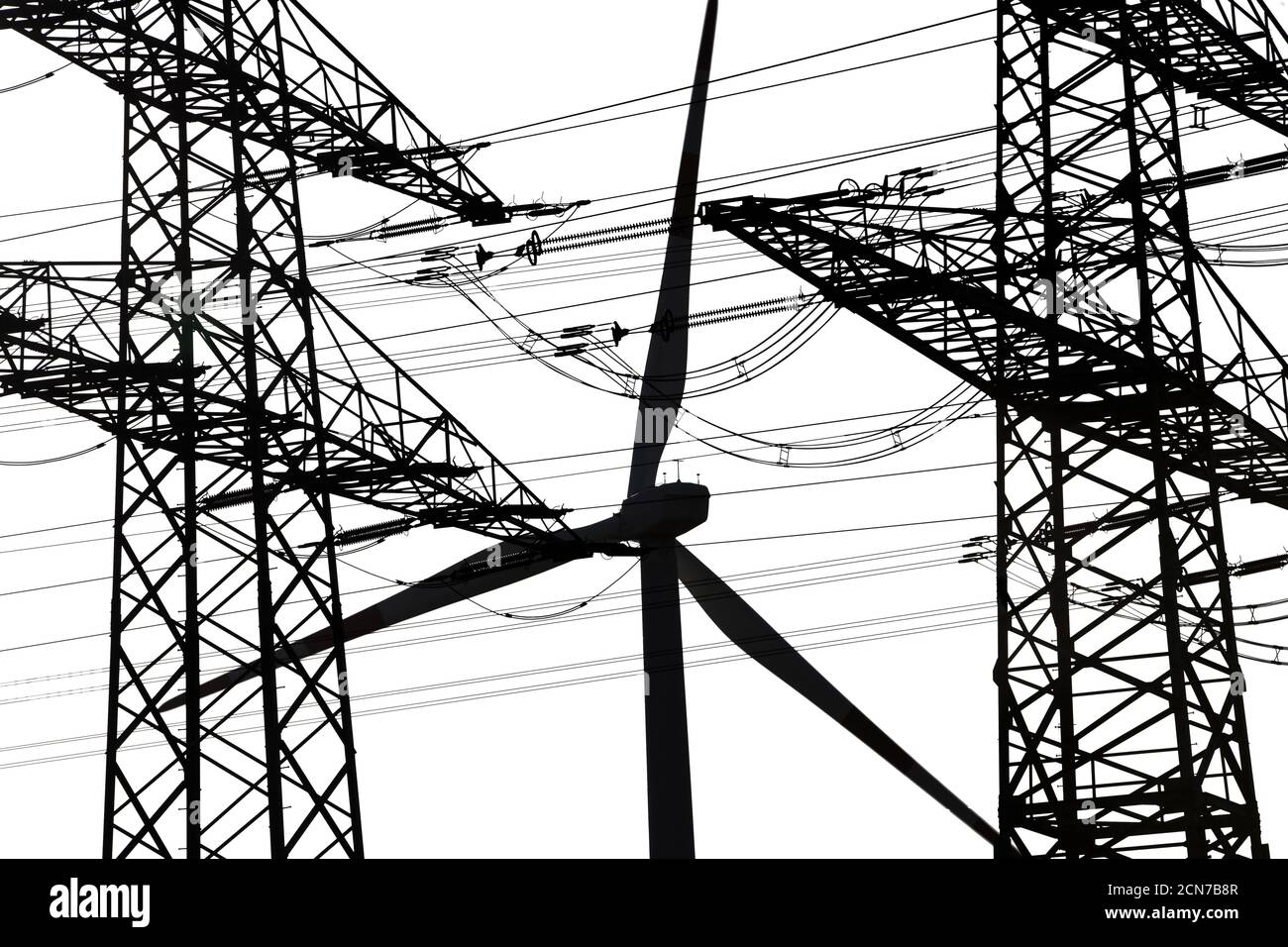 Deux pylônes de ligne aérienne et une éolienne, Witten, Rhénanie-du-Nord-Westphalie, Allemagne, Europe Banque D'Images