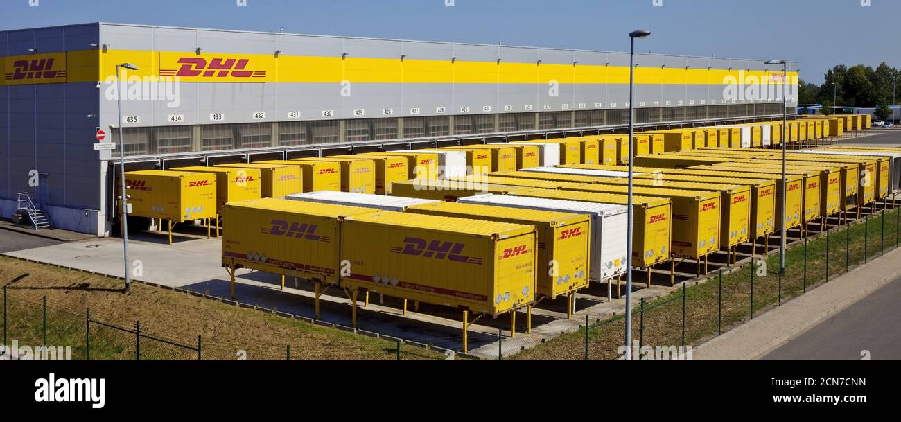 Centre de distribution de Deutsche Post DHL, Rheinsberg, Rhénanie-du-Nord-Westphalie, Allemagne, Europe Banque D'Images