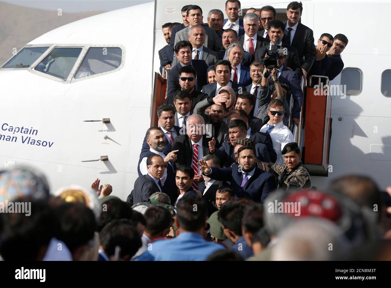 Le vice-président afghan Abdul Rashid Dostum arrive à l'aéroport international Hamid Karzaï de Kaboul, en Afghanistan, le 22 juillet 2018.REUTERS/Omar Sobhani Banque D'Images