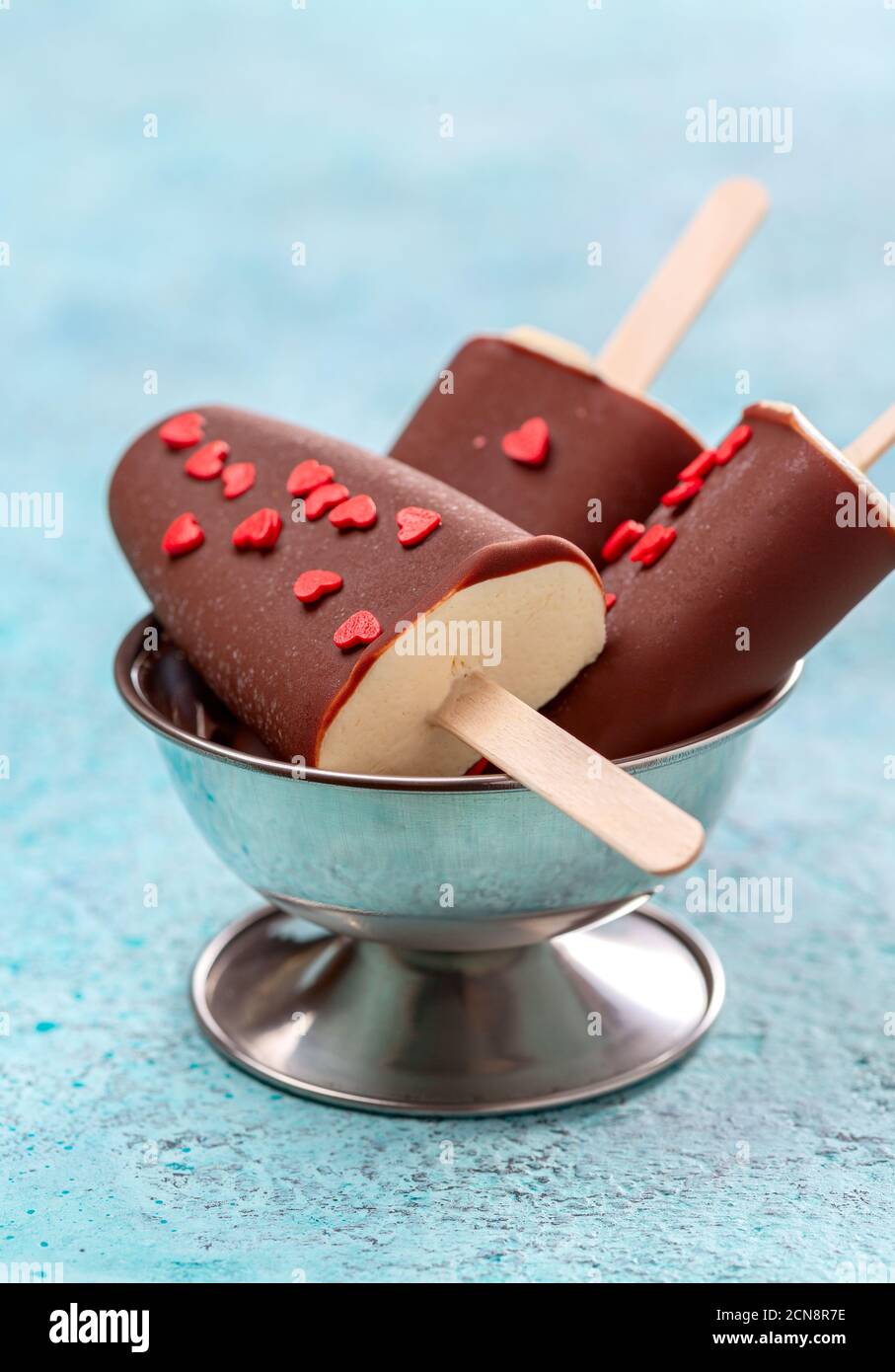 Glace artisanale au chocolat noir. Banque D'Images