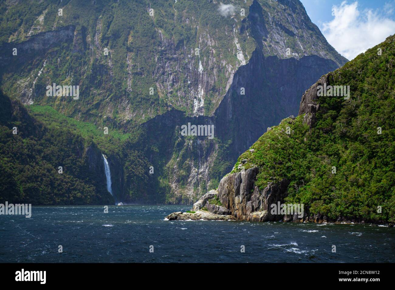 Milford Sound, qui fait partie du parc national de Fiordland, en Nouvelle-Zélande Banque D'Images