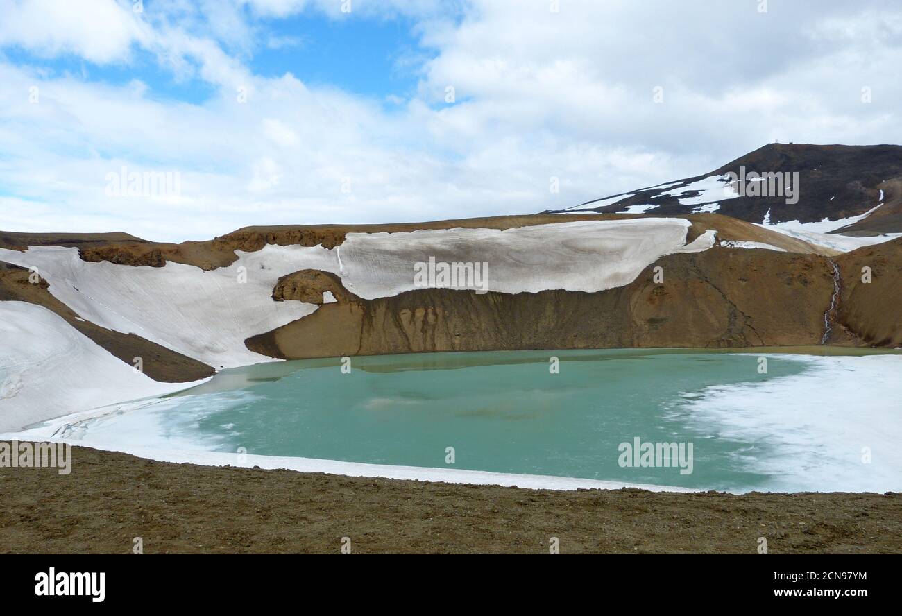 Lac de cratère volcanique de Krafla en Islande. Banque D'Images