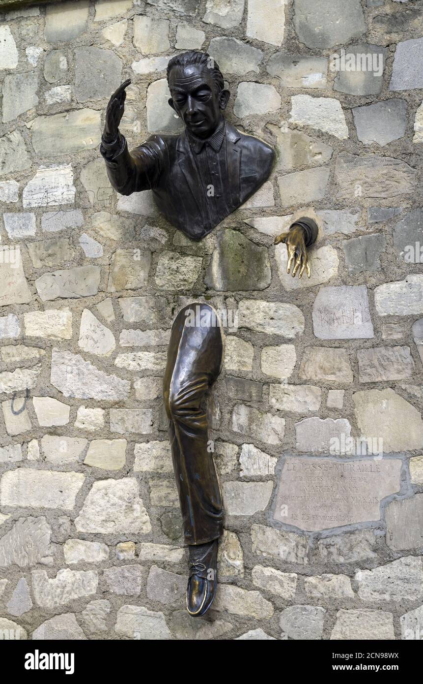 Monument à Jean Cocteau à Montmartre. Banque D'Images