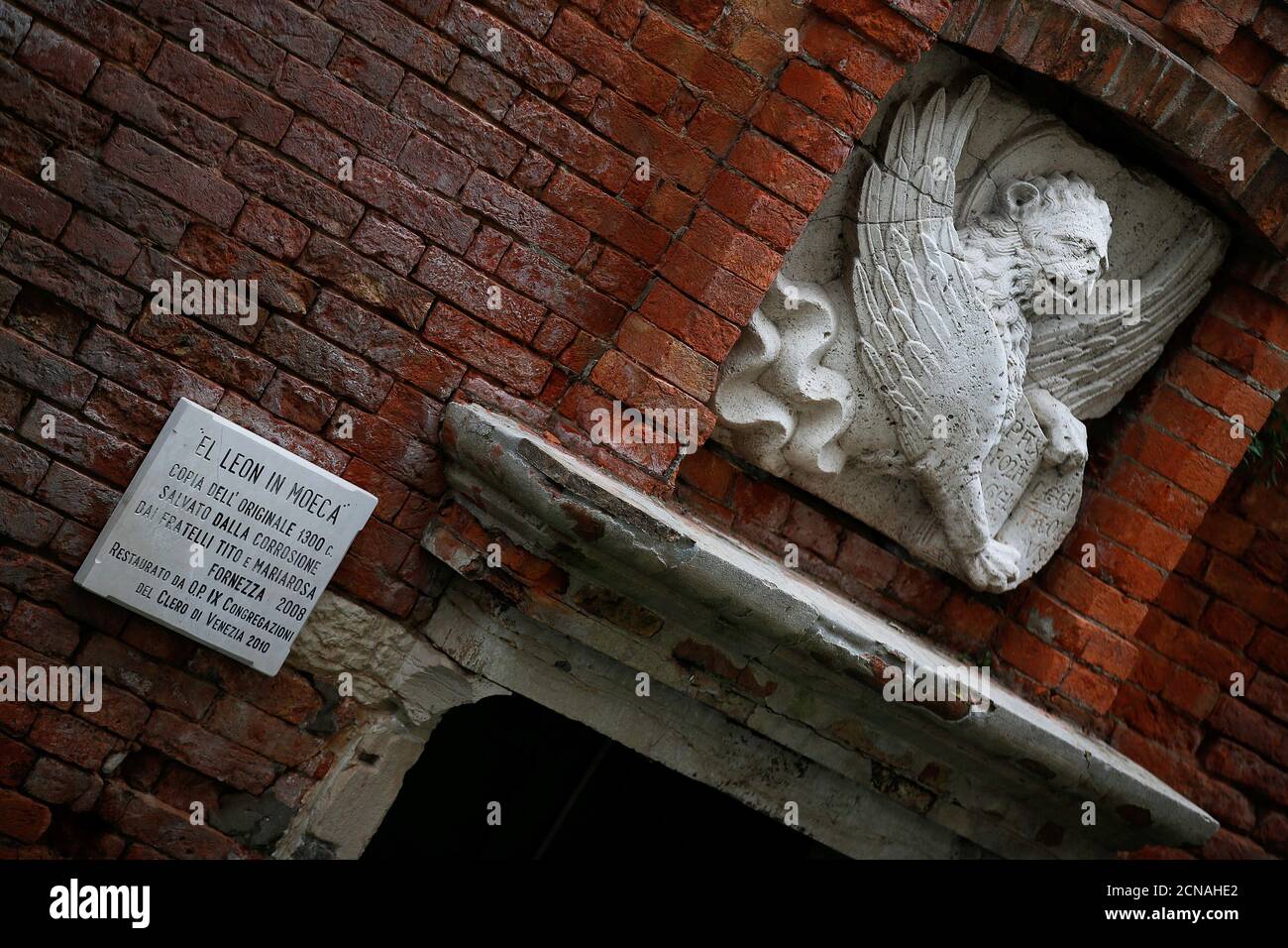 Un Bas Relief Du Lion De Saint Marc Est Vu Au Dessus D Une Porte De La Lagune De Venise Italie Le 23 Avril 16 Saint Marc Est Le Patron De Venise La Lagune De Cette