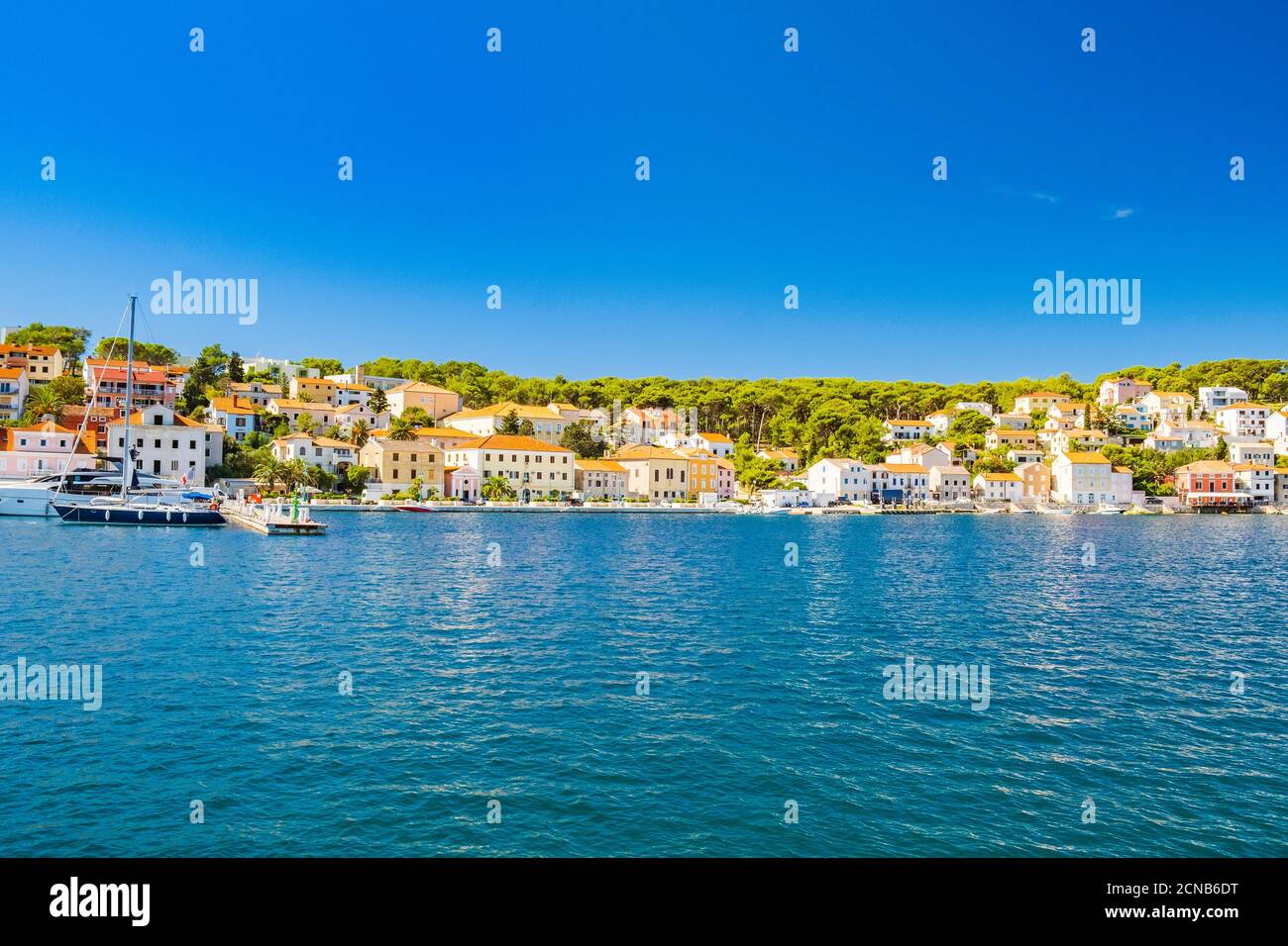 Ville de Mali Losinj sur l'île de Losinj, côte Adriatique en Croatie Banque D'Images