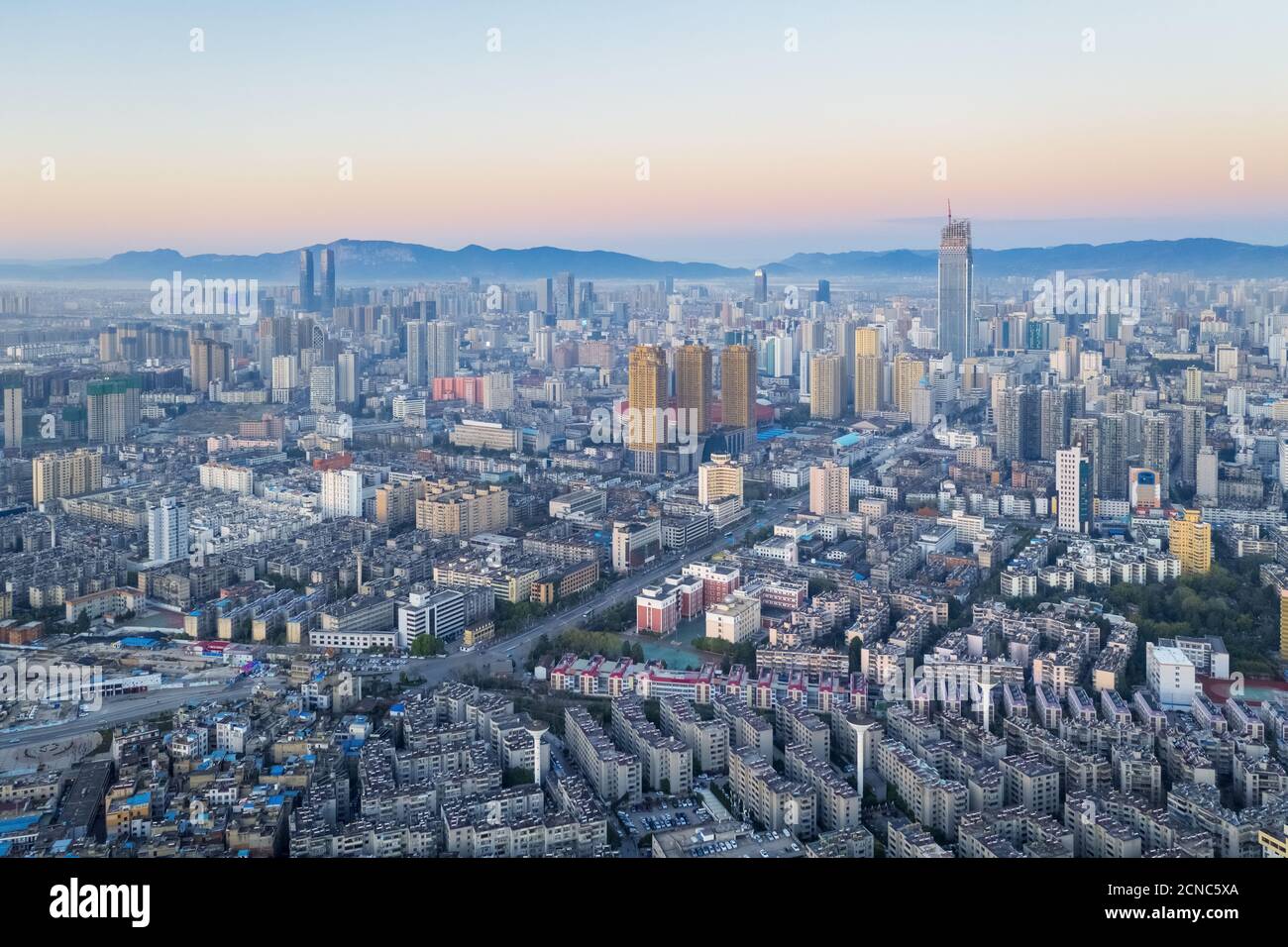 vue aérienne de la ville de kunming au lever du soleil Banque D'Images