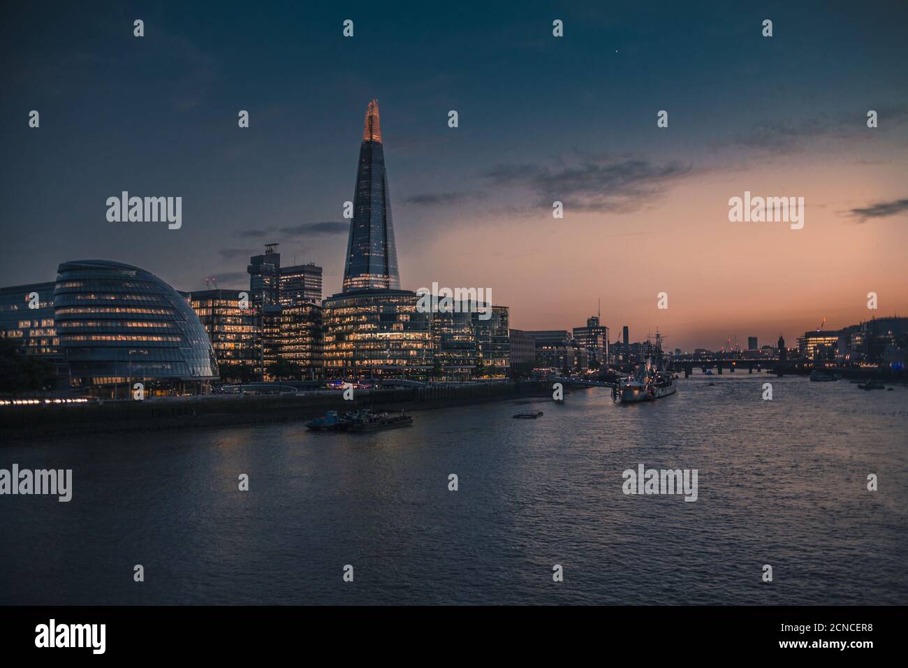 Paysage urbain de Londres au coucher du soleil Banque D'Images