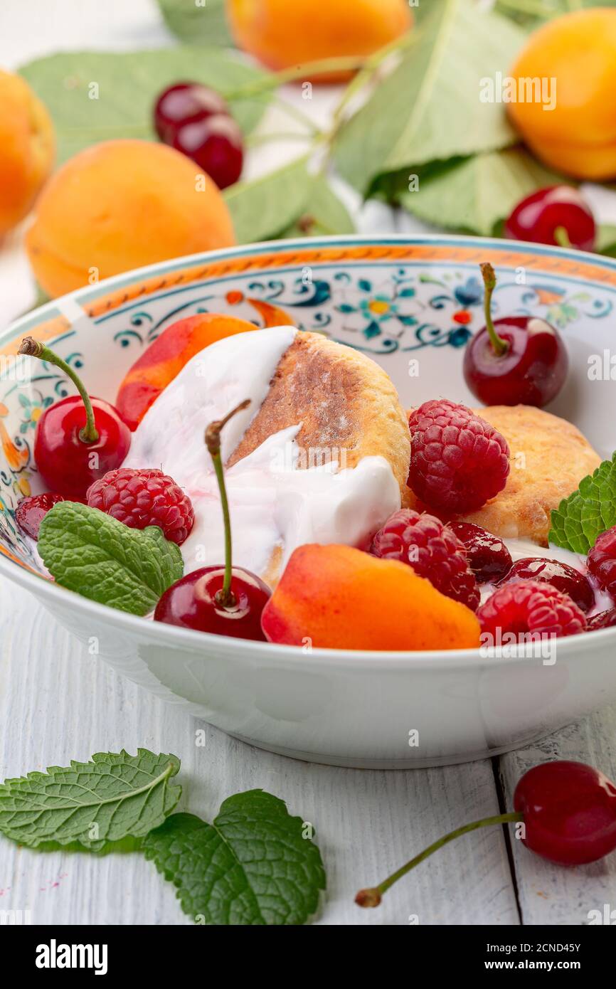 Beignets de fromage cottage. Des aliments maison sains. Banque D'Images