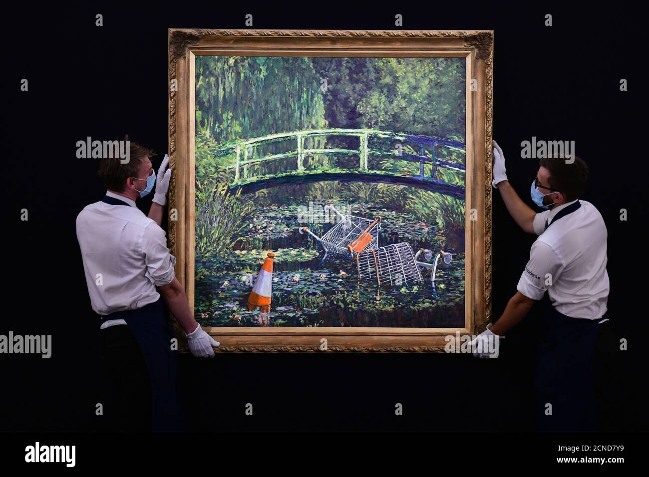 Sotheby’s, Londres, Royaume-Uni. 18 septembre 2020. Montrez-moi le Monet, la version contemporaine de Banksy sur le chef-d'œuvre des nénuphars de Monet, avec une estimation de vente aux enchères de 5 millions de livres, est dévoilé à Sotheby's New Bond Street et sera présenté dans une vente aux enchères en direct le 21 octobre. Crédit : Malcolm Park/Alay Live News. Banque D'Images