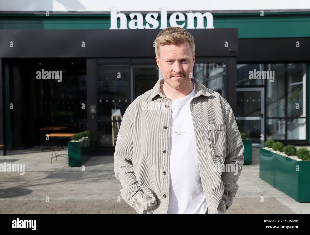 Conall Wolsey, Directeur du Groupe Beannchor, en dehors de l'hôtel Haslem de 4 millions de livres, Lisburn, qui a ouvert ses portes aujourd'hui dans un vote de confiance dans l'avenir du marché. Banque D'Images