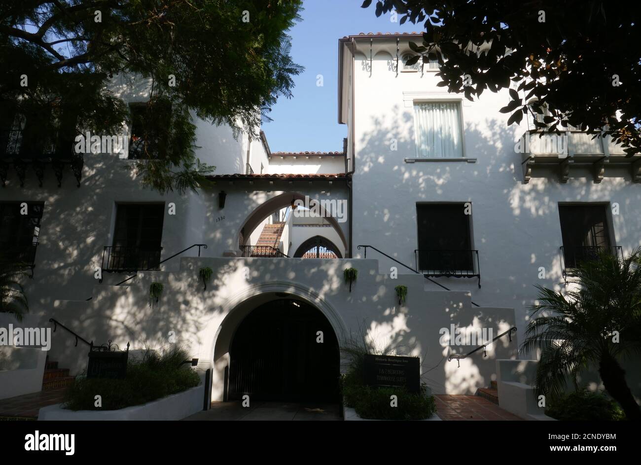West Hollywood, Californie, États-Unis 17 septembre 2020 UNE vue générale de l'atmosphère de l'ancienne résidence de Montgomery Clift, Elizabeth Taylor, Marilyn Monroe et James Dean à El Pasadero au 1330 N. Harper Avenue le 17 septembre 2020 à West Hollywood, Californie, États-Unis. Photo par Barry King/Alay stock photo Banque D'Images
