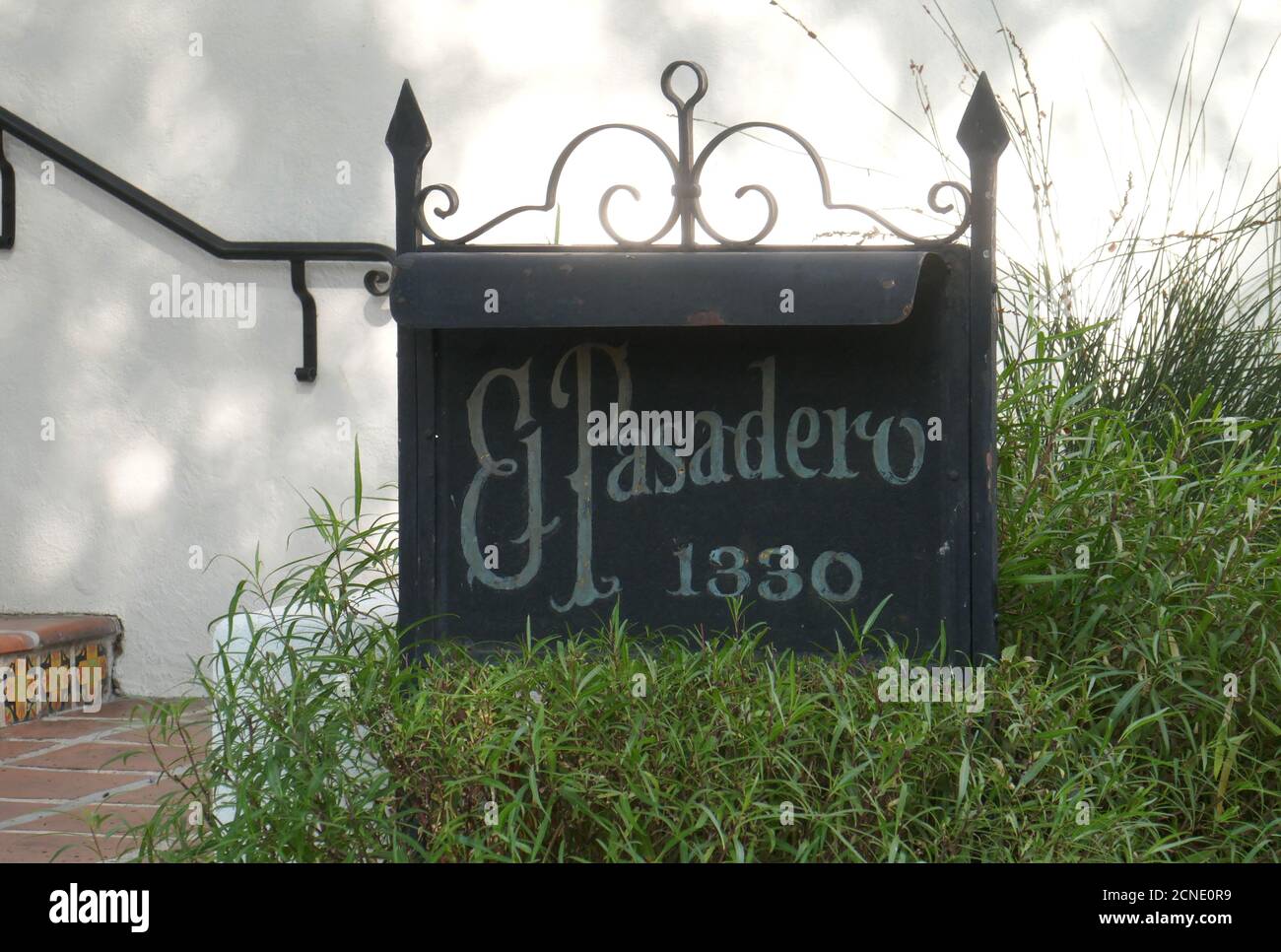 West Hollywood, Californie, États-Unis 17 septembre 2020 UNE vue générale de l'atmosphère de l'ancienne résidence de Montgomery Clift, Elizabeth Taylor, Marilyn Monroe et James Dean à El Pasadero au 1330 N. Harper Avenue le 17 septembre 2020 à West Hollywood, Californie, États-Unis. Photo par Barry King/Alay stock photo Banque D'Images