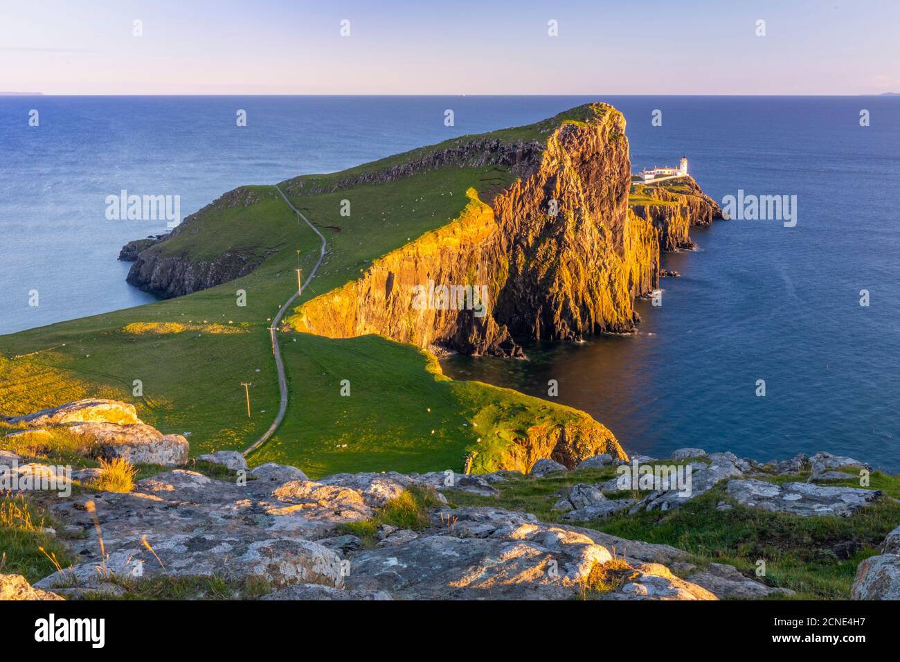 Neist point and phare, Glendale, Isle of Skye, Inner Hebrides, Highlands and Islands, Écosse, Royaume-Uni, Europe Banque D'Images