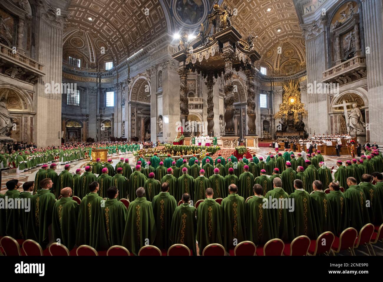 Le pape François célèbre la messe de clôture du Synode sur l'Amazonie dans la basilique Saint-Pierre, le Vatican, Rome, le Latium, l'Italie, l'Europe Banque D'Images