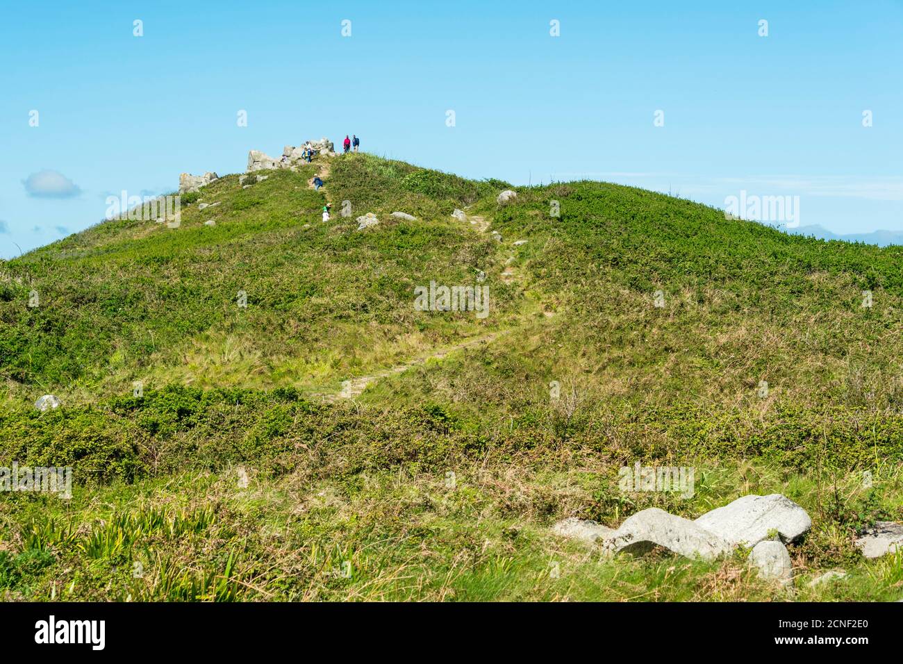 Le petit Monceau est une colline sur les communes de l'île Herm, où un certain nombre de lieux de sépulture néolithique ont été trouvés. Guernesey, Îles Anglo-Normandes, Royaume-Uni. Banque D'Images