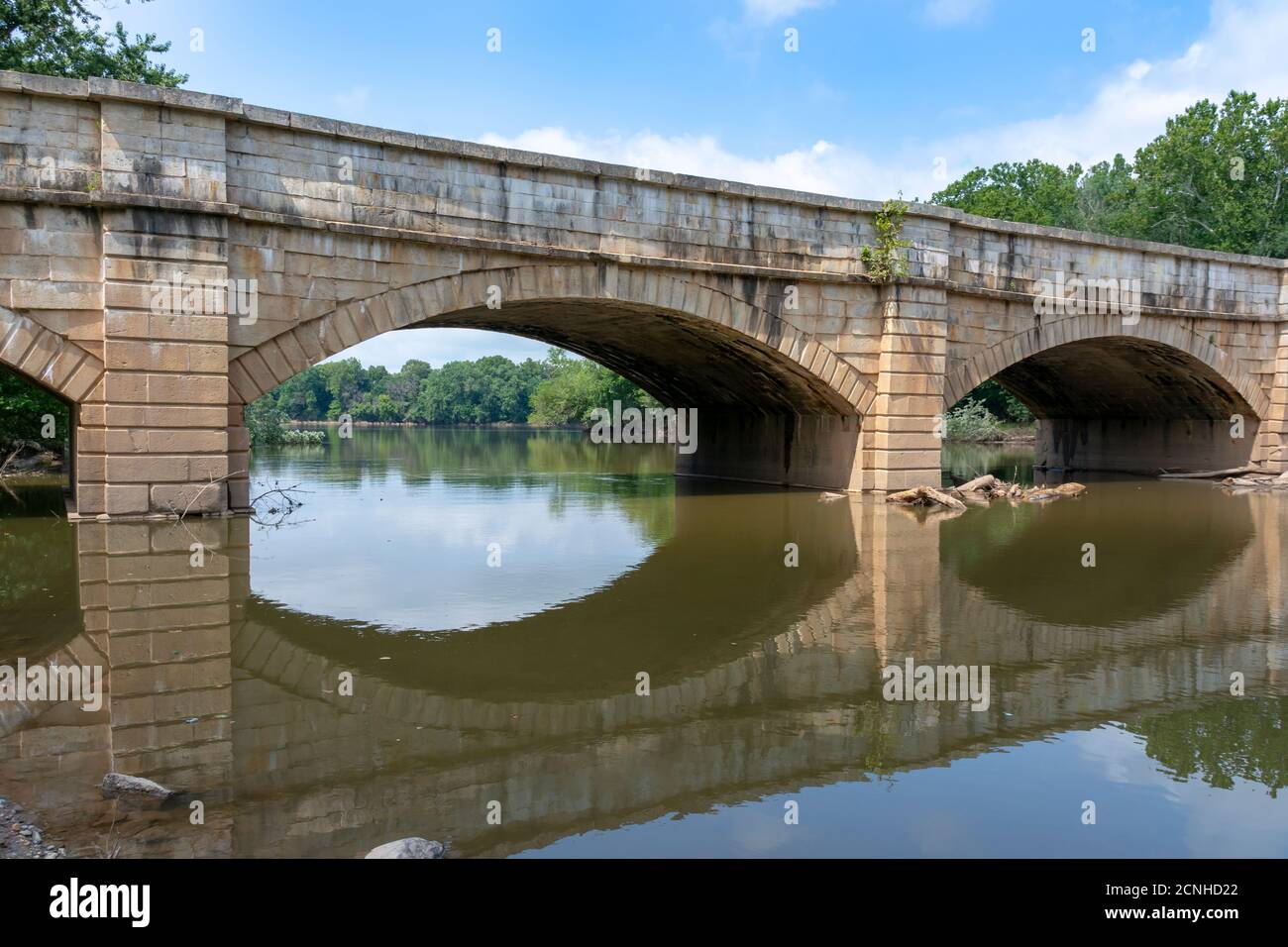 L'aqueduc de Monocacy est le plus grand aqueduc sur le Chesapeake et le canal de l'Ohio, traversant la rivière Monocacy juste avant qu'elle ne se jette dans le Potomac. Banque D'Images