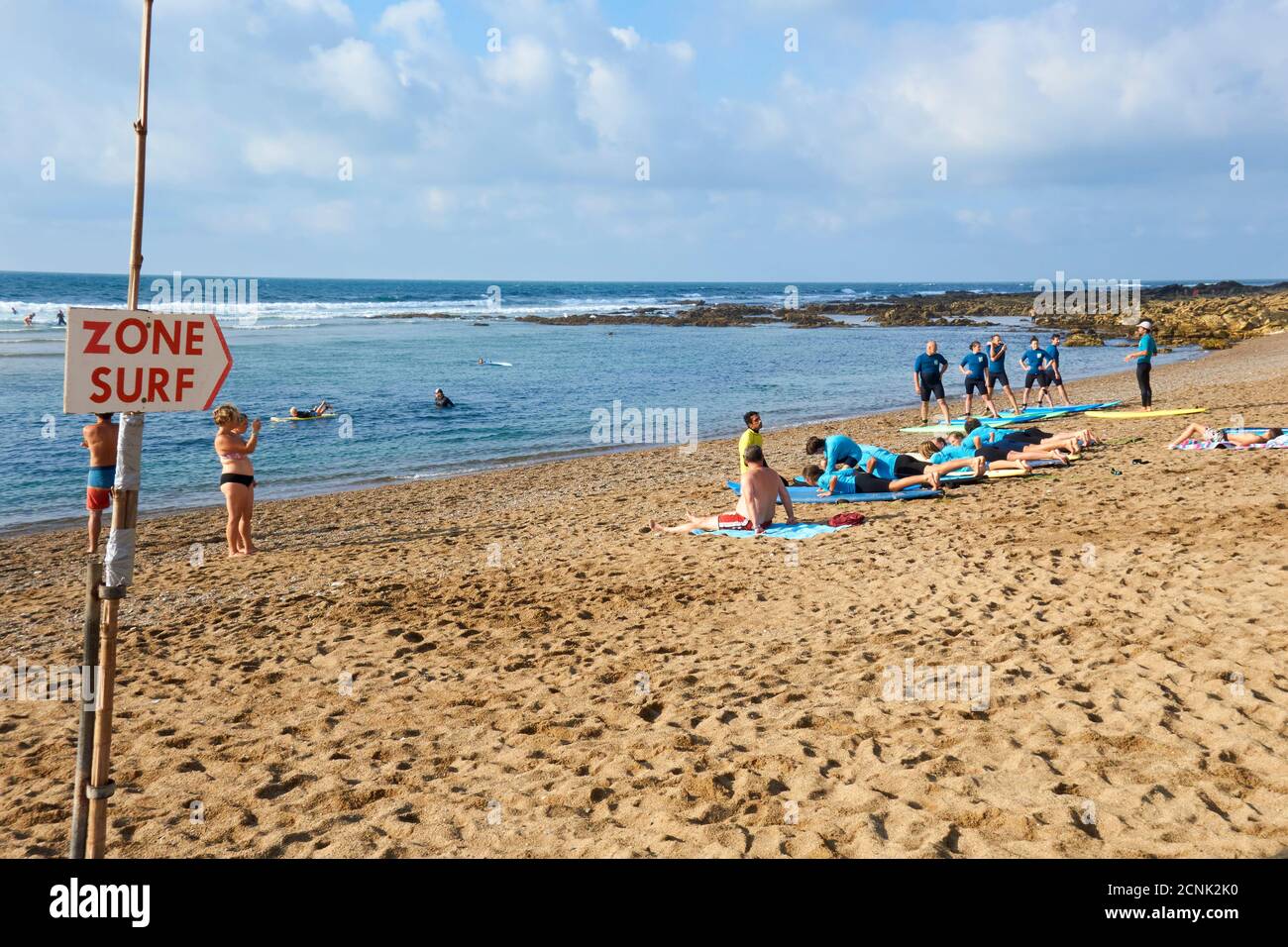 École de surf à Saint Jean de Luz. Pays Basque. France. Banque D'Images