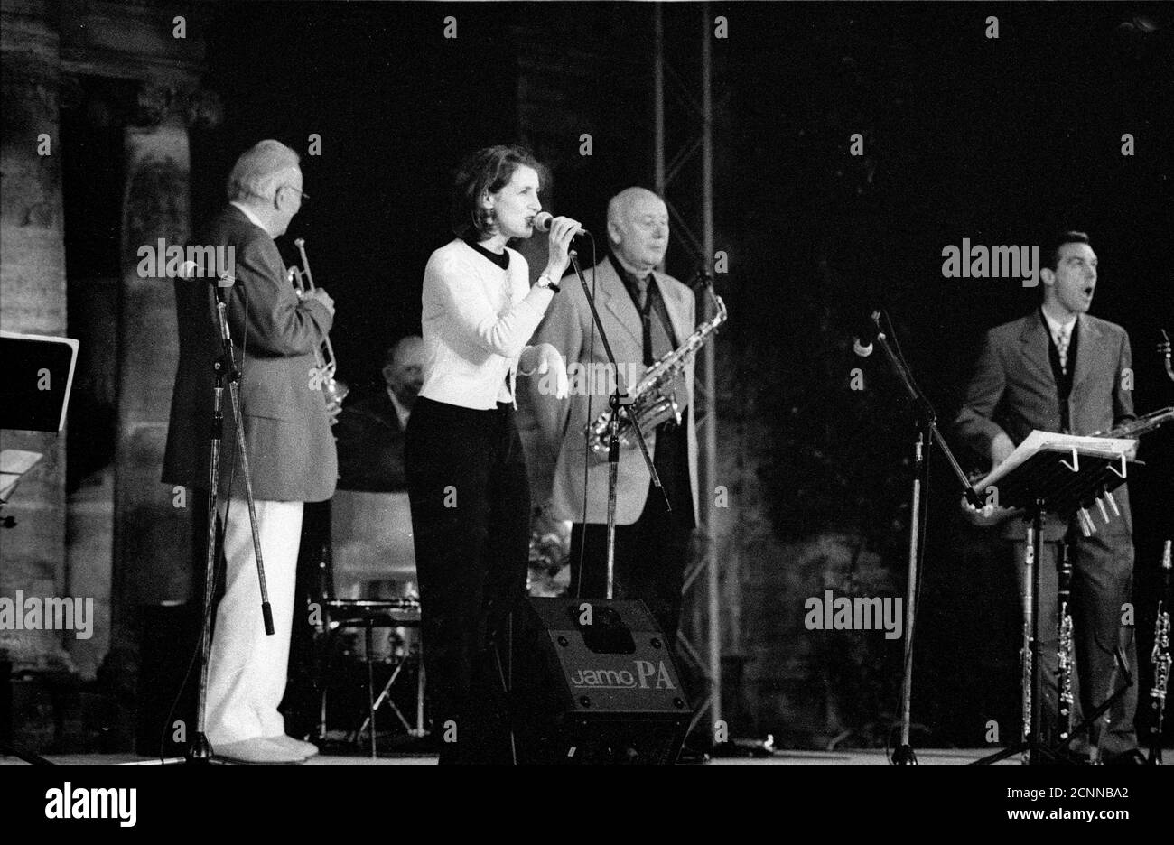 Stacey Kent, Humphrey Lyttelton, Jimmy Hastings, Jim Tomlinson, Hever Castle, Hever, Kent, juillet 1999. Banque D'Images