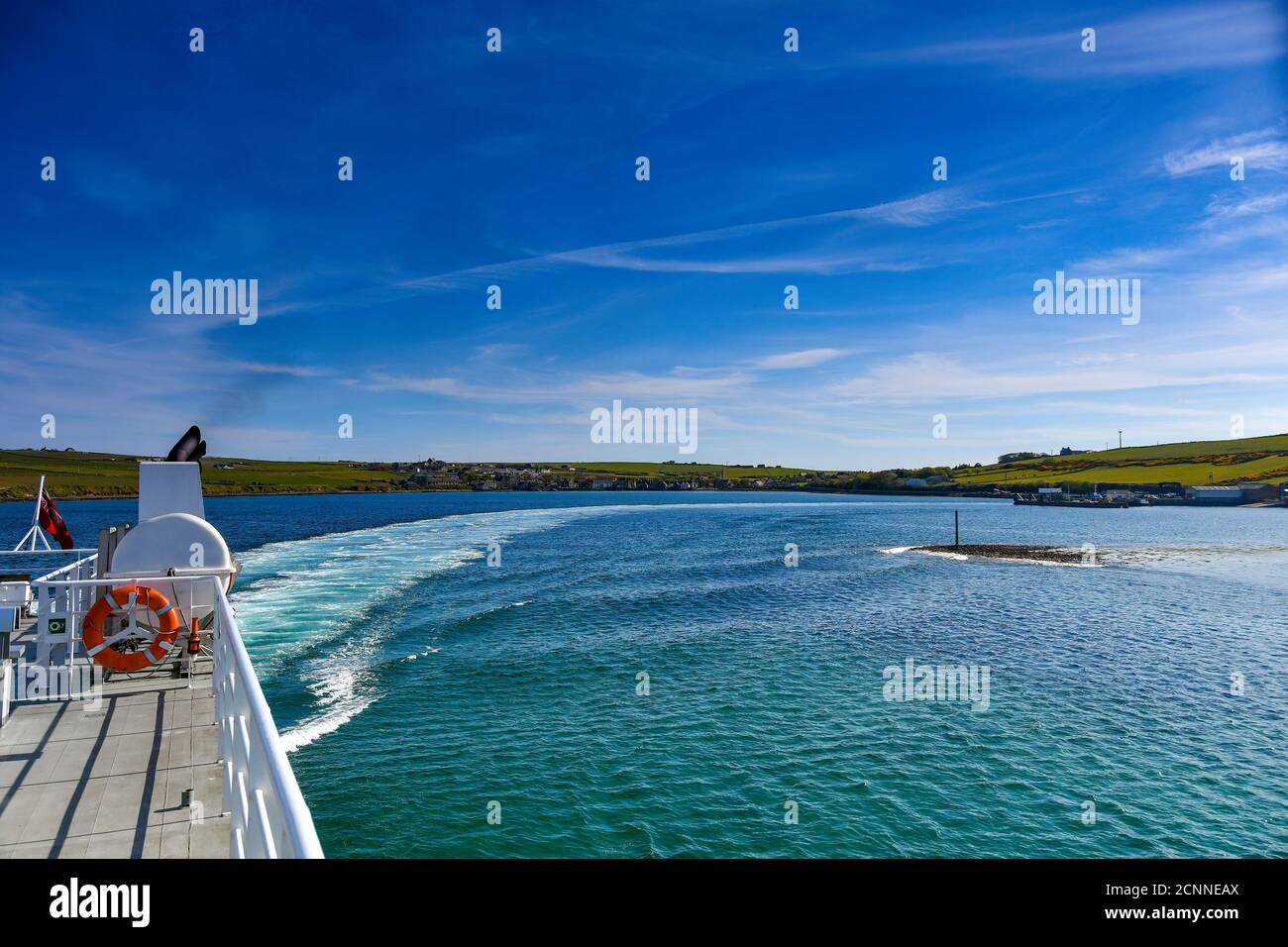 Ferry au départ d'Orkney's Mainland, Écosse, Royaume-Uni Banque D'Images