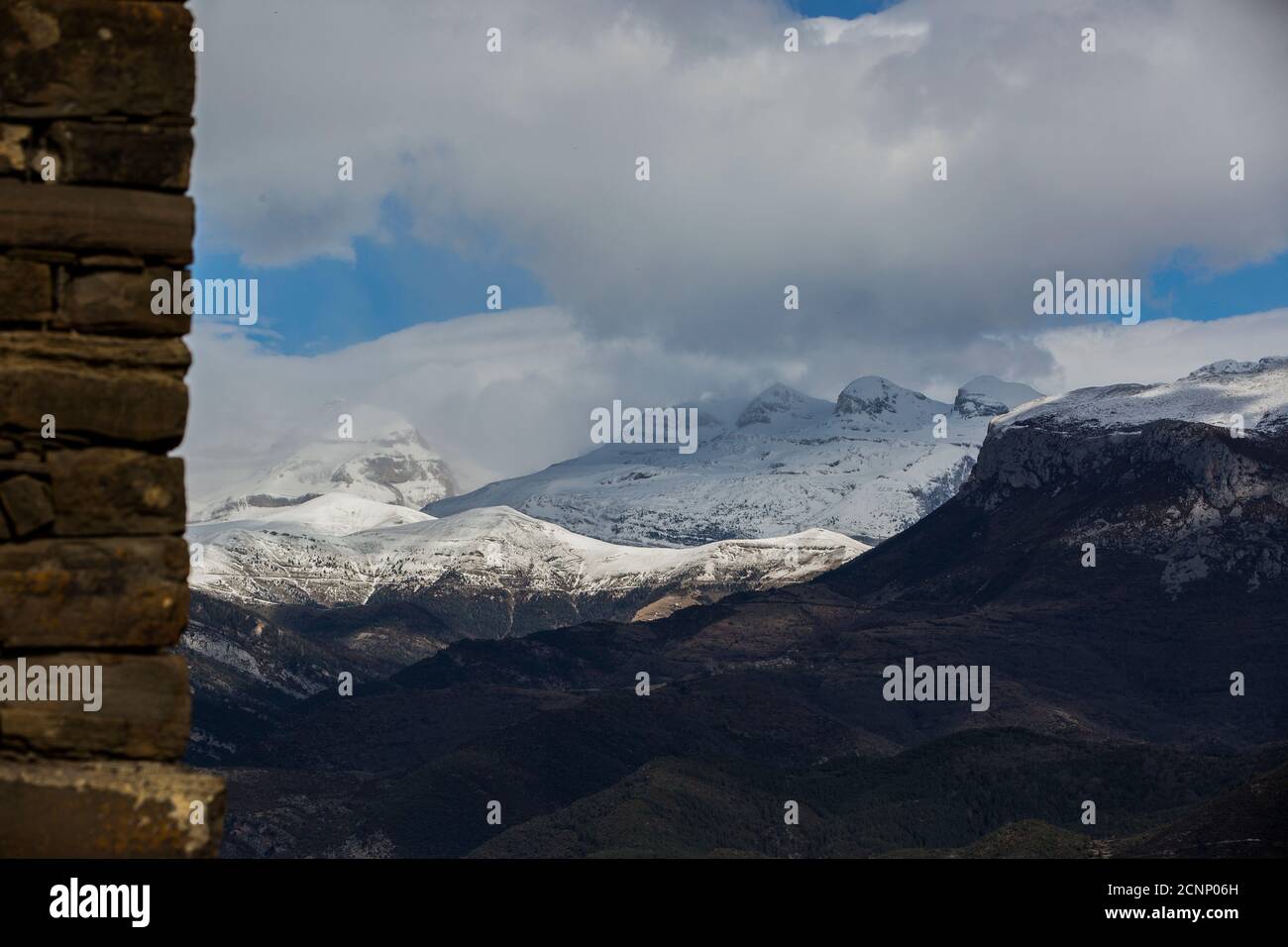 Paysage de montagne en hiver, Ordesa et Parc national de Monte Perdido, Huesca, Aragon, Espagne Banque D'Images