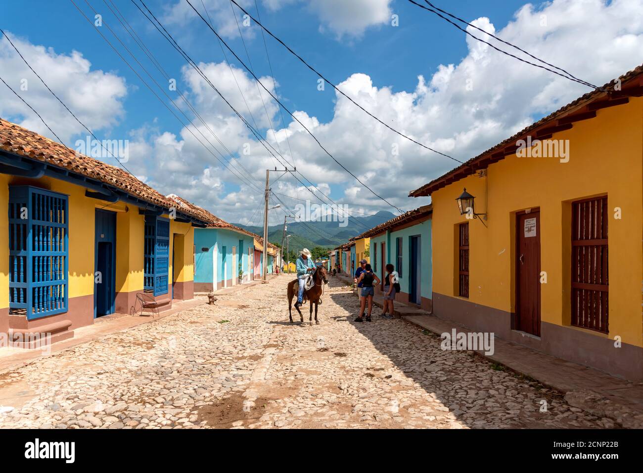 24 août 2019 : homme à cheval dans les rues colorées de Trinidad. Trinité-et-Cuba Banque D'Images