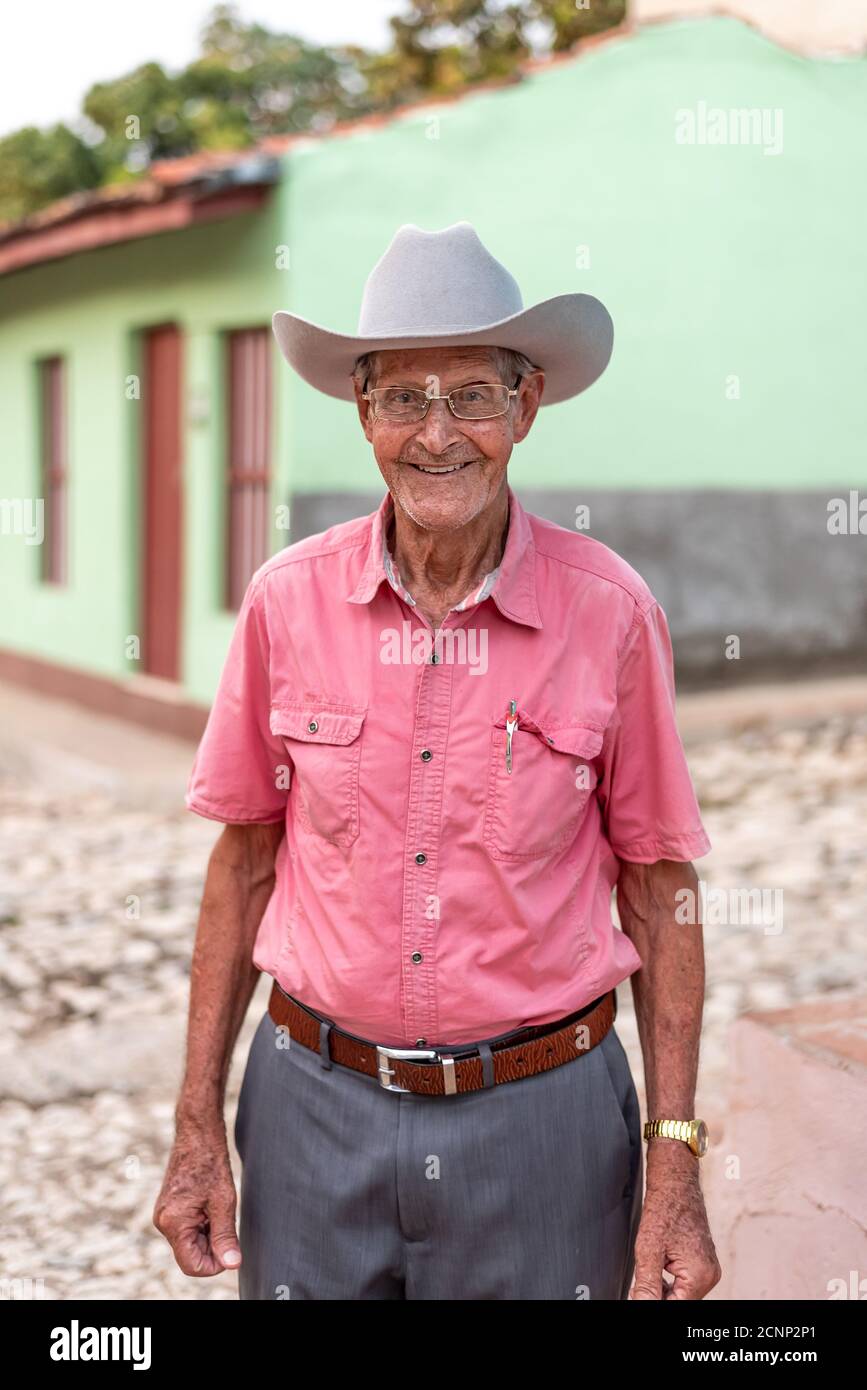 25 août 2019 : portrait d'un homme avec chapeau dans les rues de Trinidad. Trinité-et-Cuba Banque D'Images