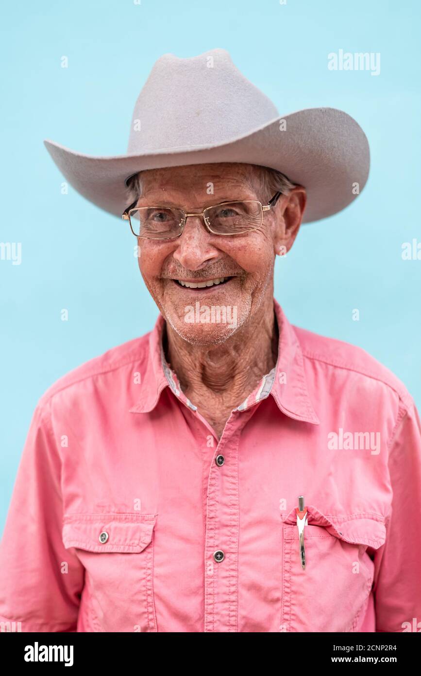 25 août 2019 : portrait d'un homme avec chapeau dans les rues de Trinidad. Trinité-et-Cuba Banque D'Images