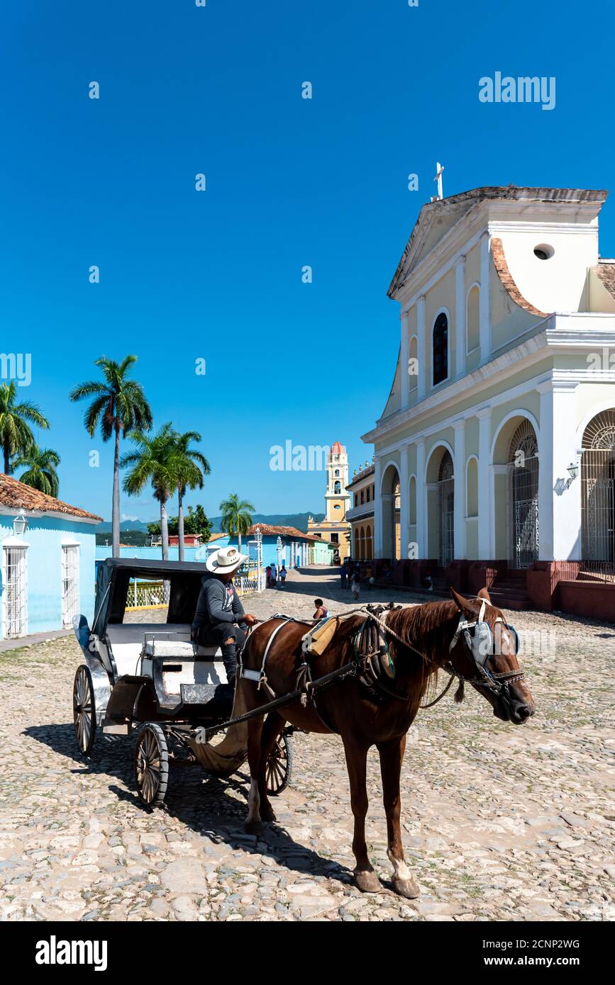 27 août 2019 : une calèche sur la place principale appelée « Plaza Mayor ». Trinité-et-Cuba Banque D'Images