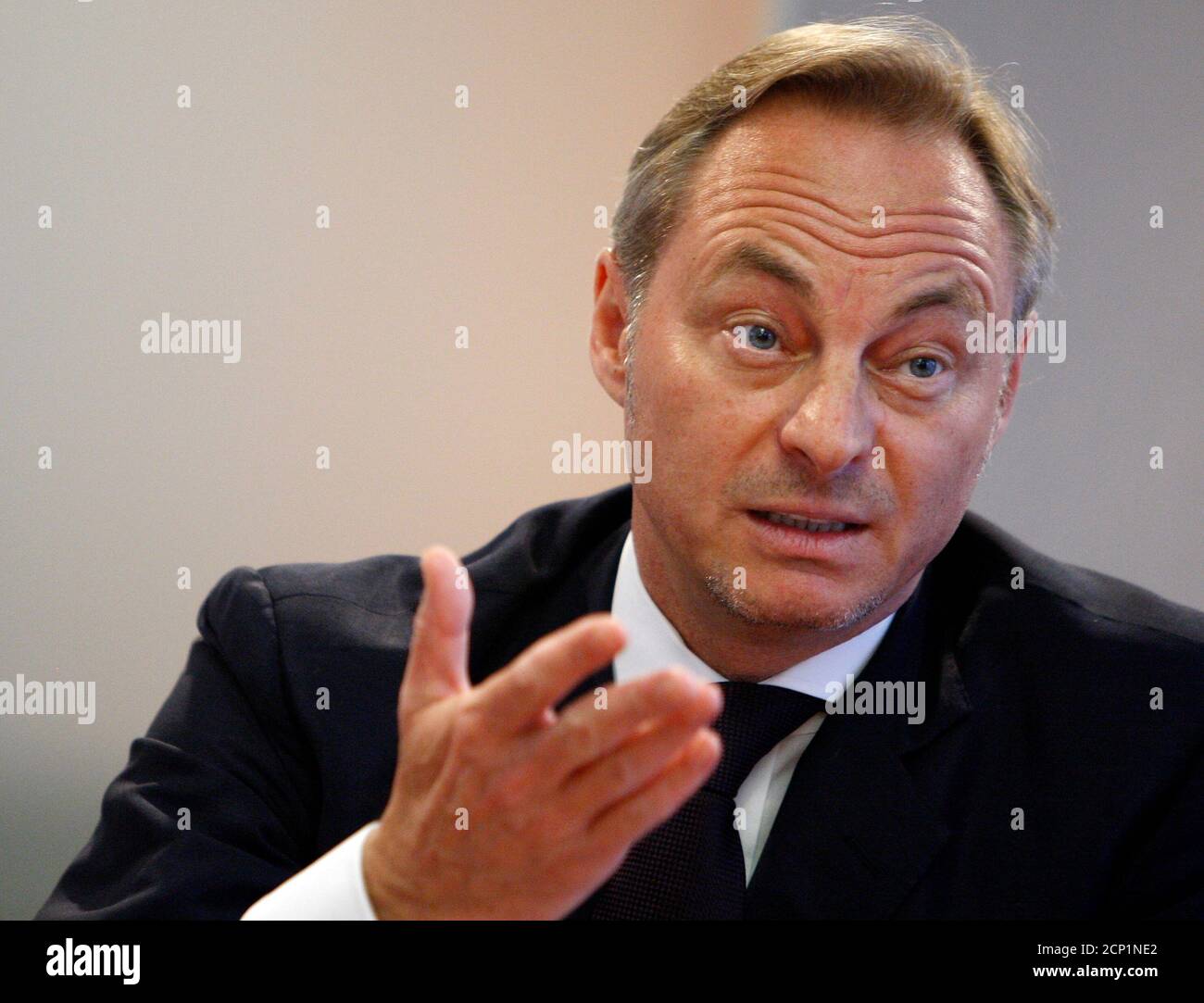 Edgar Huber, president of Juicy Couture, speaks at the Reuters Global  Luxury Summit in New York June 8, 2009. REUTERS/Brendan McDermid (UNITED  STATES FASHION BUSINESS Photo Stock - Alamy