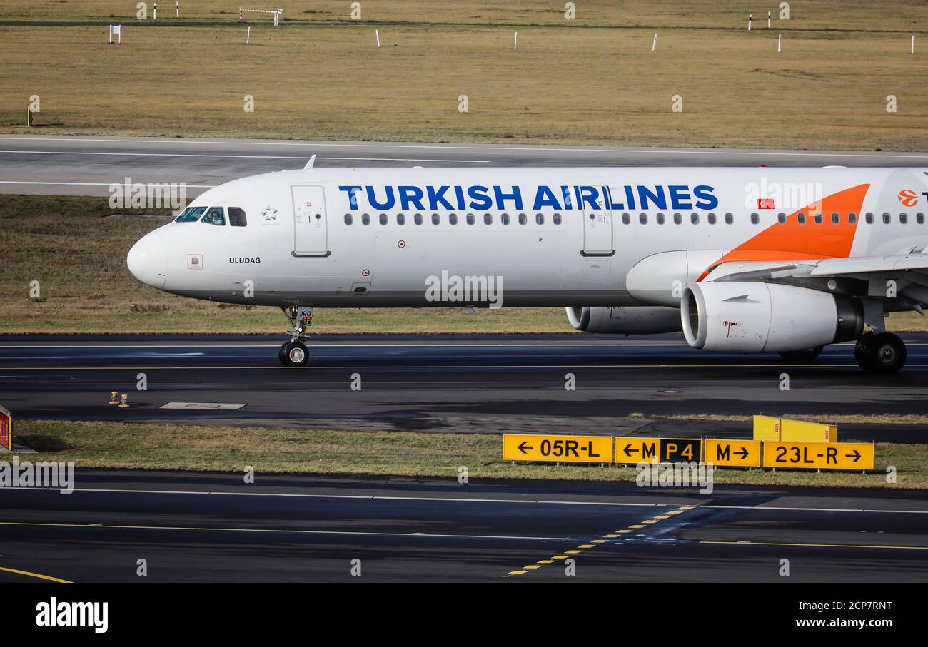 Düsseldorf, Rhénanie-du-Nord-Westphalie, Allemagne - avion Turkish Airlines, aéroport international de Düsseldorf, DUS Banque D'Images