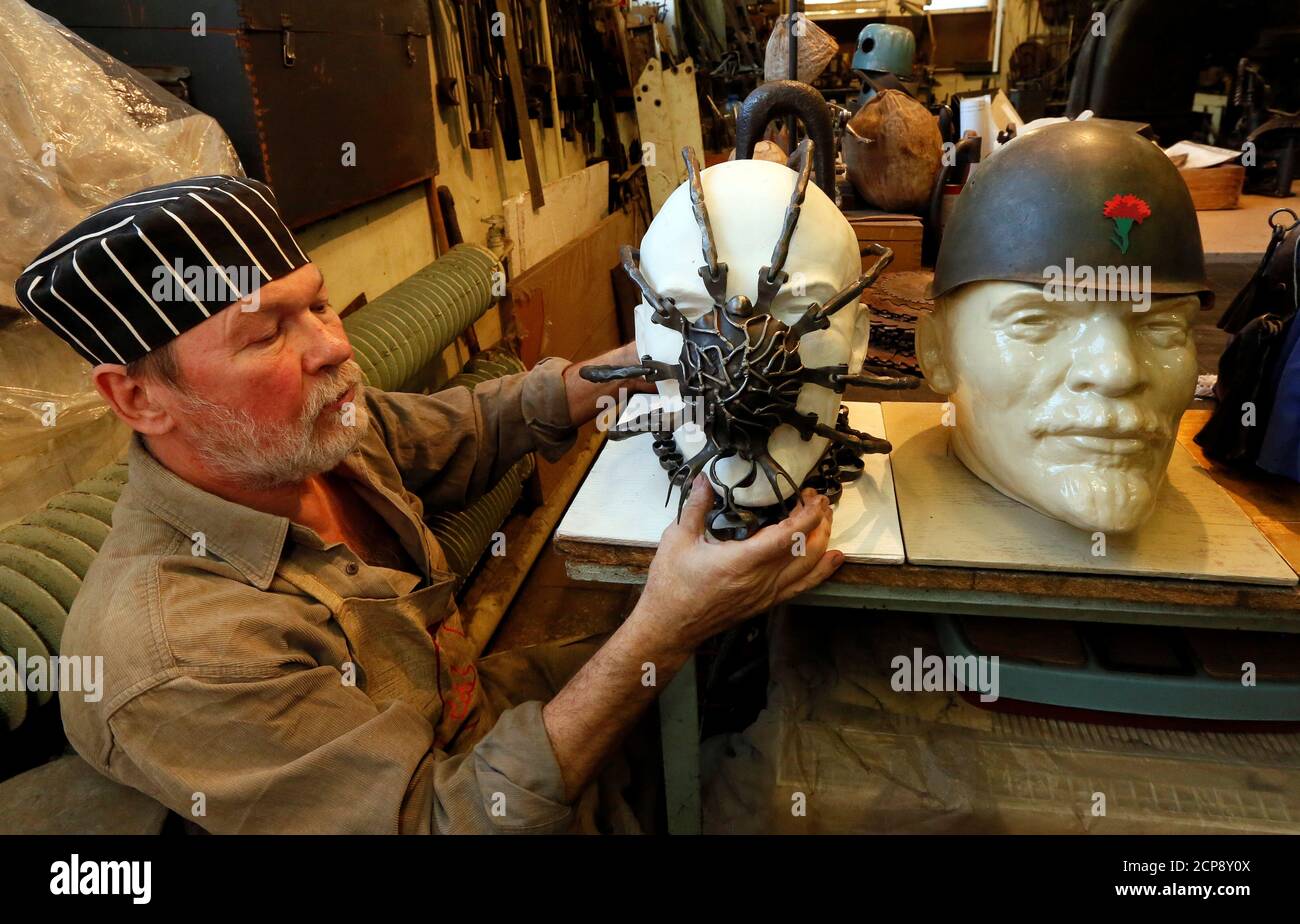 Artiste Forgeron Banque D Image Et Photos Alamy