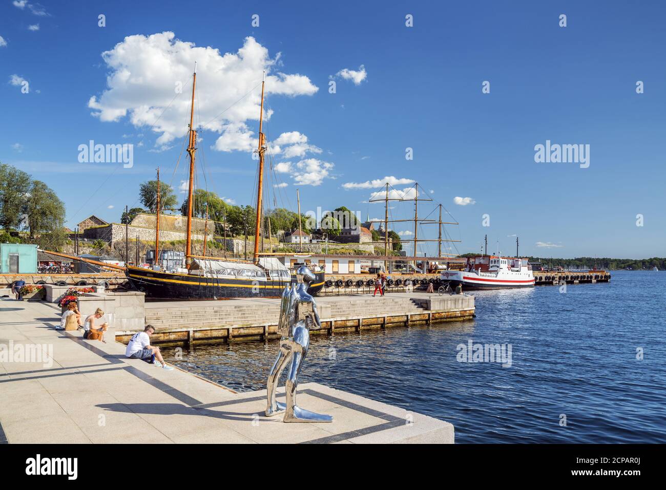 Sculpture de Dykkaren dans le port de l'Oslofjord à Oslo, Norvège, Scandinavie, Europe du Nord, Europe Banque D'Images