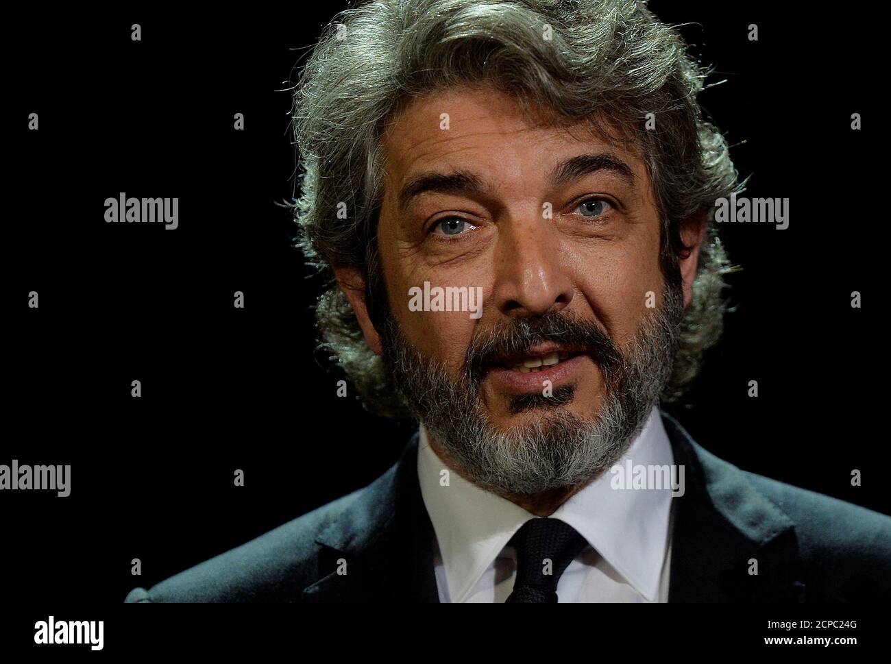 L'acteur argentin Ricardo Darin reçoit son prix Donostia Lifetime Achievement au Festival du film de San Sebastian, Espagne, le 26 septembre 2017. REUTERS/Vincent West Banque D'Images