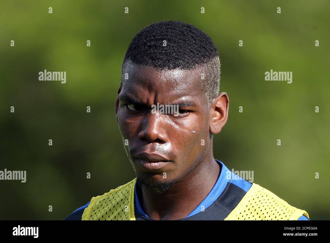 Paul Pogba, joueur de l'équipe nationale française de football, participe à une séance de formation à Clairefontaine, près de Paris, le 25 mai 2016. REUTERS/Charles Platiau Banque D'Images