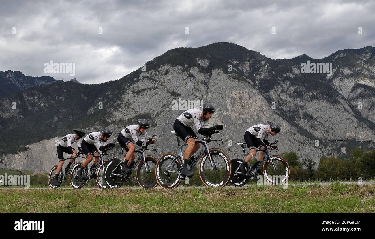 Cyclisme - UCI Road Cycling World Championships - Tirol, Autriche - 23 septembre 2018 les poussettes de l'équipe WSA pendant le procès de temps de l'équipe masculine REUTERS/Heinz-Peter Bader Banque D'Images
