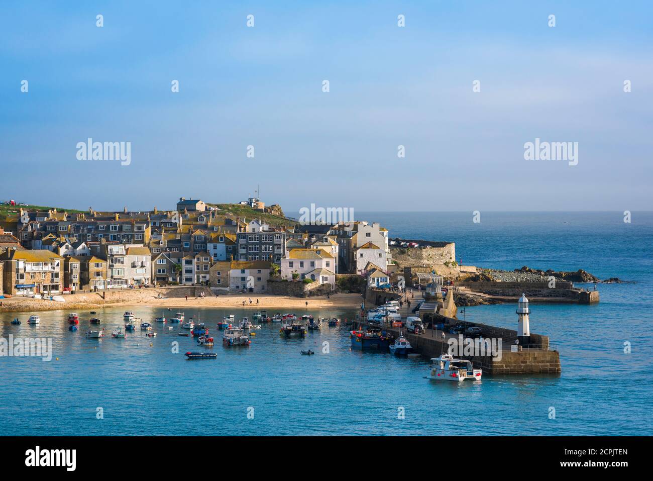 Port de St Ives, vue en été de la zone portuaire de St Ives, Cornwall, sud-ouest de l'Angleterre, Royaume-Uni Banque D'Images