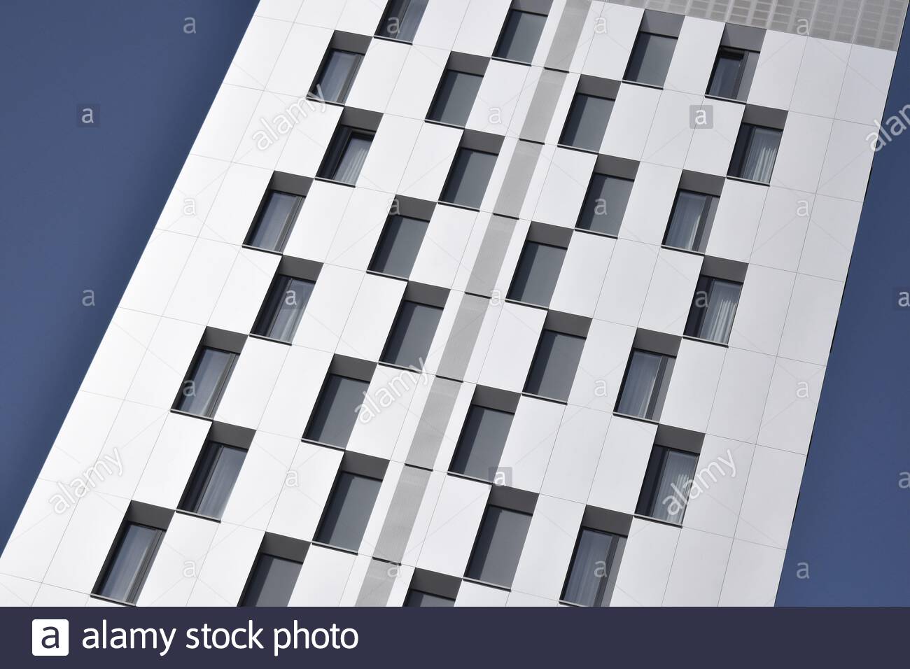 Façade moderne avec fenêtres, l'hôtel Ibis Hauptbahnhof est situé dans le quartier Favoriten de Vienne en Autriche. Banque D'Images