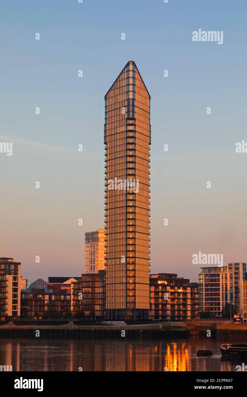 Angleterre, Londres, Chelsea, Chelsea Waterfront, lots Road Power Station Residential Development, Tower West Banque D'Images