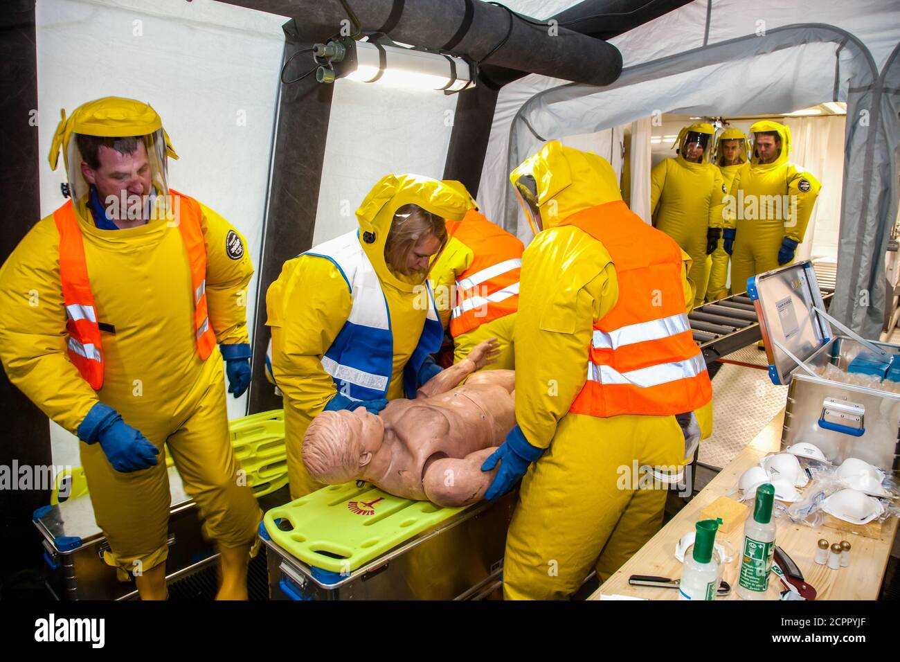 Koeln, Rhénanie-du-Nord-Westphalie, Allemagne - exercice de contrôle des catastrophes Luekex à l'aéroport de Koeln-Bonn. Le sujet de l'exercice traite des menaces terroristes. Banque D'Images