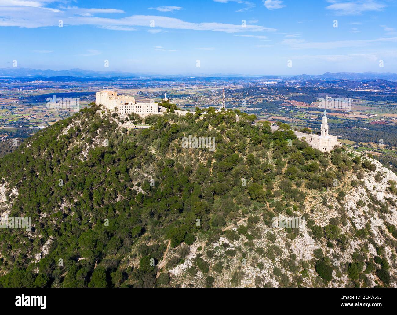 Monastère de Santuari de Sant Salvador et statue du Christ Roi, Puig de Sant Salvador, près de Felanitx, région de Migjorn, vue aérienne, Majorque, Baléares Banque D'Images