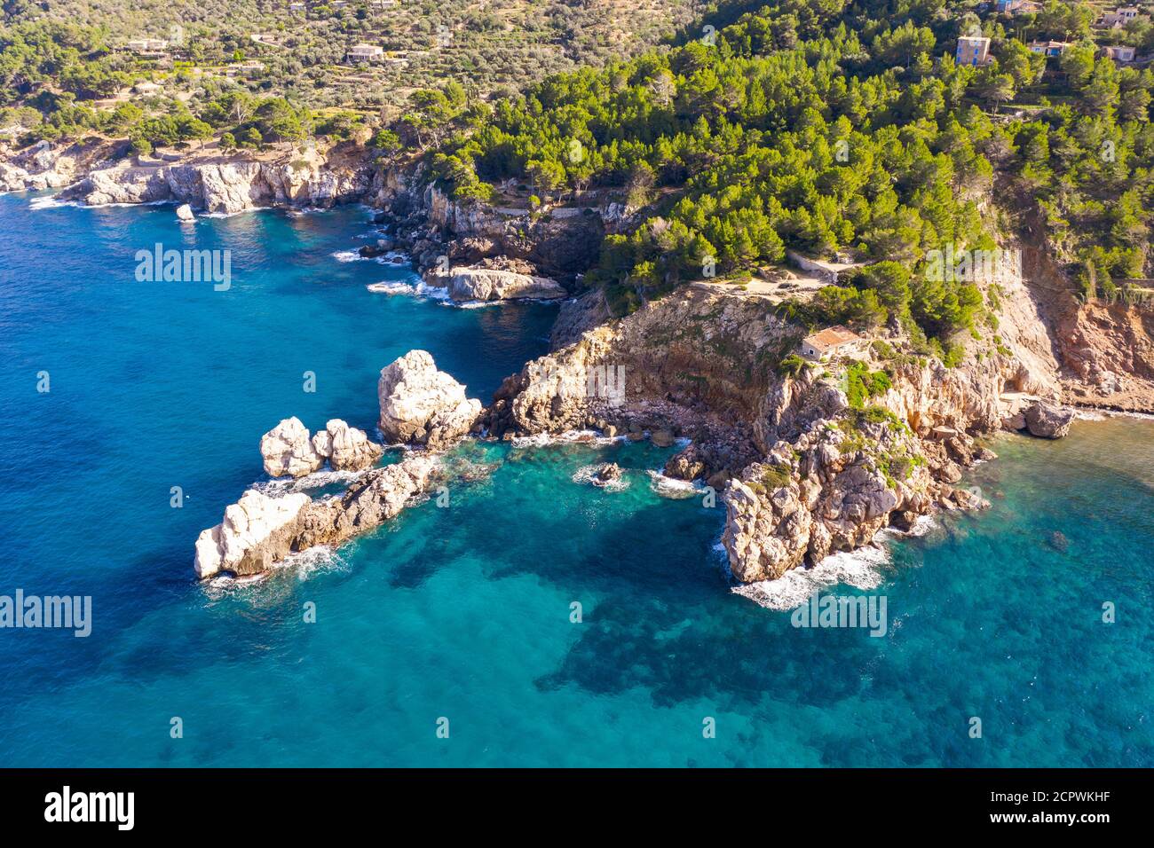 Côte rocheuse près de Cala Deià, près de Deia, Serra de Tramuntana, image de drone, Majorque, Iles Baléares, Espagne Banque D'Images