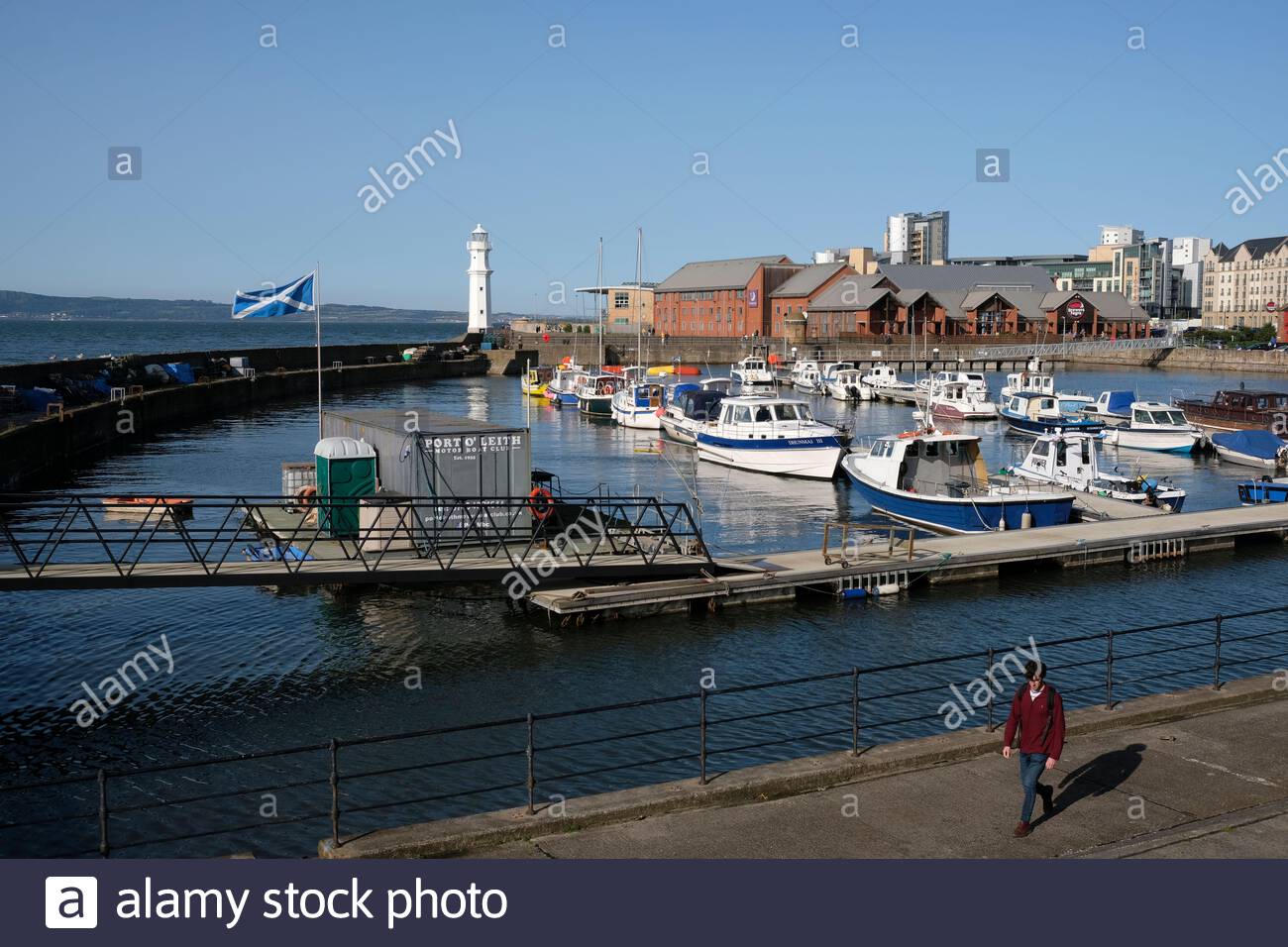 Édimbourg, Écosse, Royaume-Uni. 19 septembre 2020. Chaud et ensoleillé en fin d'après-midi au port de Newhaven. Crédit : Craig Brown/Alay Live News Banque D'Images