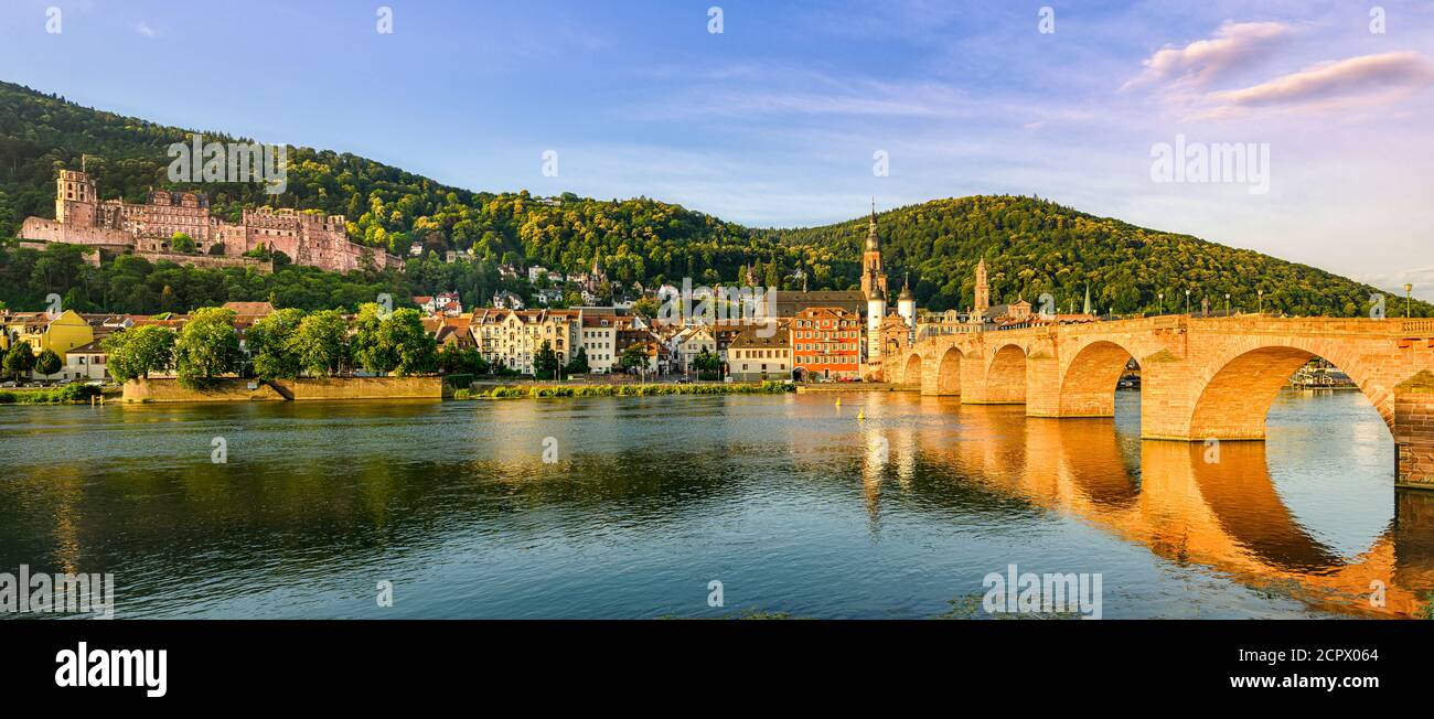 Le vieux pont sur le fleuve Neckar à Heidelberg, en Allemagne Banque D'Images
